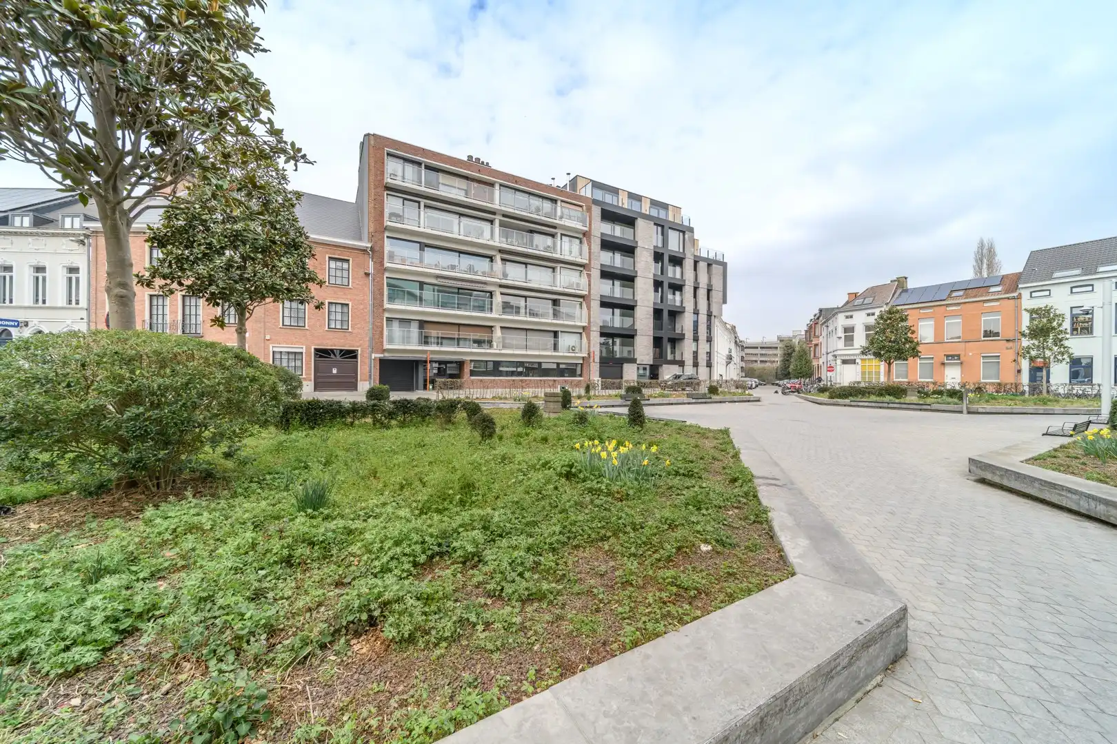 Kantoorruimte in centrum Aalst foto {{pictureIndex}}