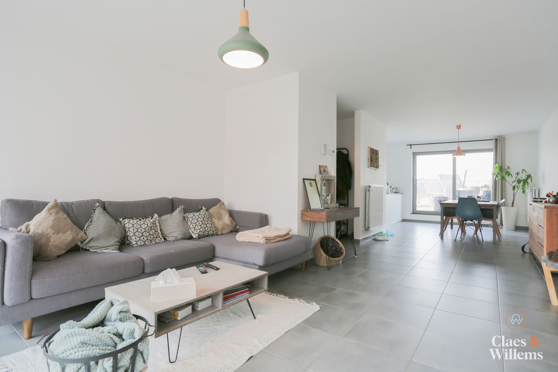 Ruim en lichtrijk duplex met staanplaats in Buizingen foto 3