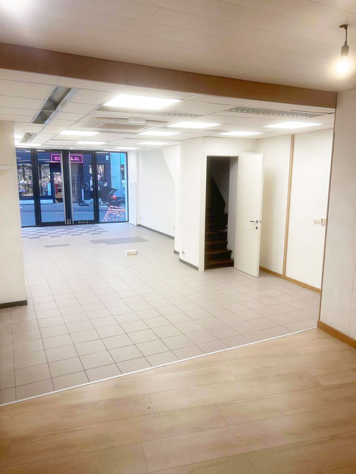 GERENOVEERD COMMERCIEEL PAND OUDENAARDSESTRAAT foto 4