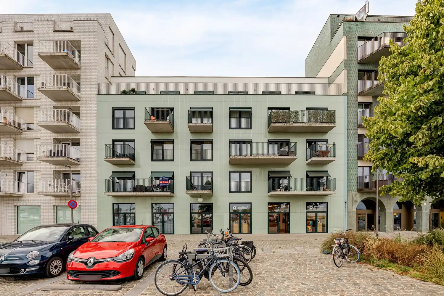Modern 3 slpk appartement met terras en panoramisch uitzicht op het Eilandje foto 15