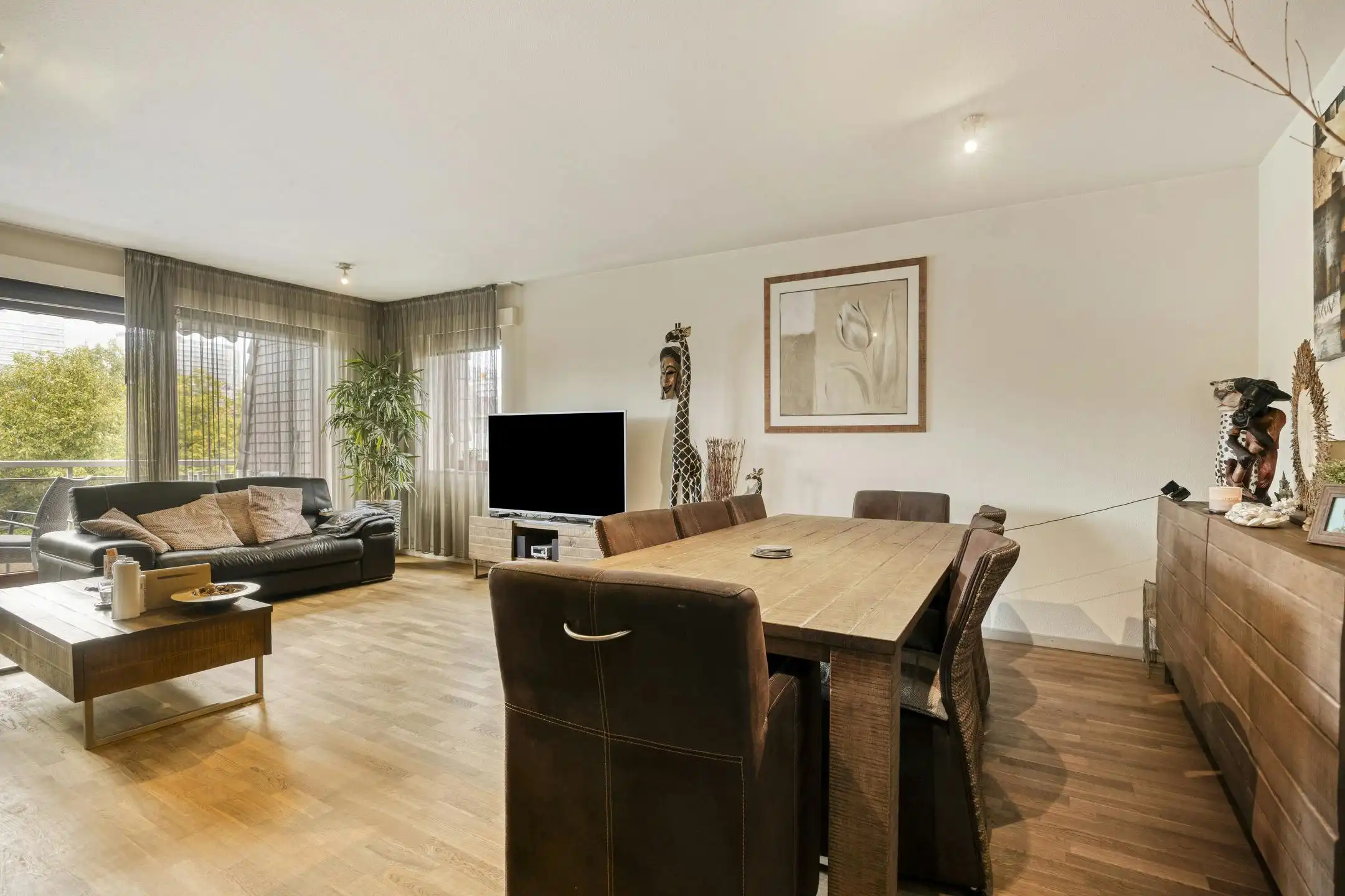 Ruim appartement met 2 (+1) slaapkamers te koop foto 3