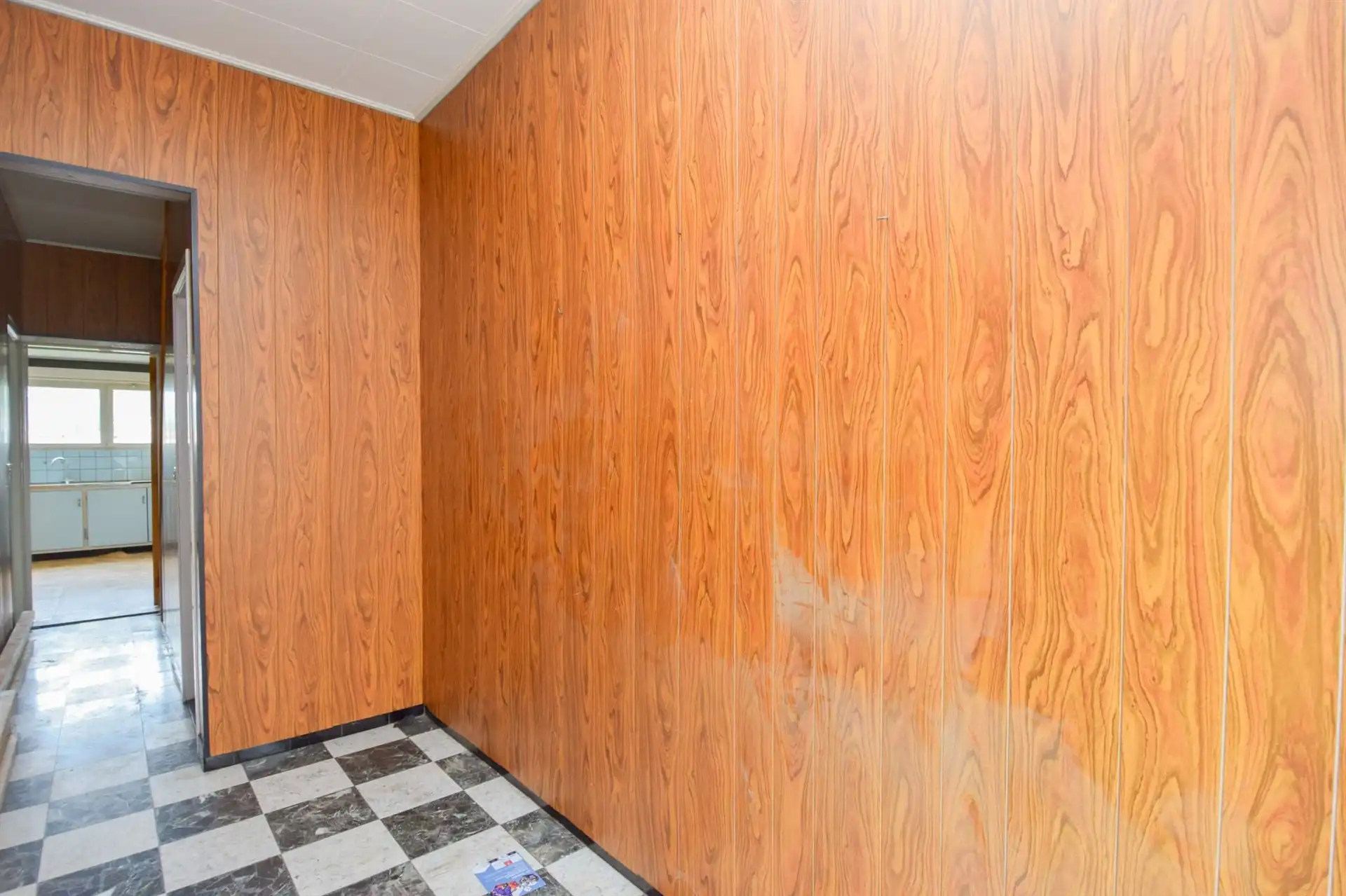 Te renoveren gezinswoning met ruime tuin in de dorpskern van De Klinge foto 2