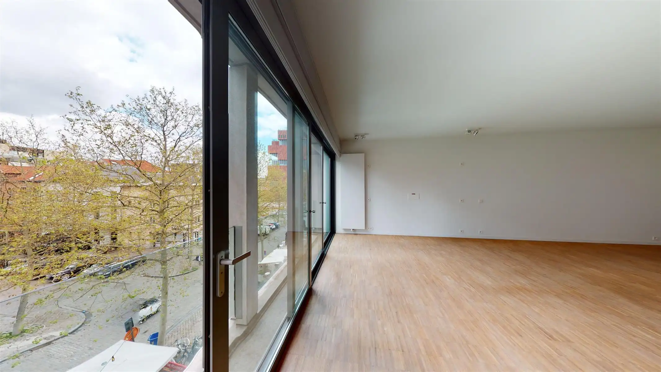 ANTWERPEN - Royaal appartement in een kleinschalig gebouw foto 2