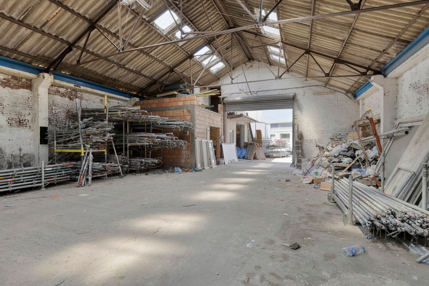 IN OPTIE - Woning met ruim magazijn en bureelruimte. foto 16