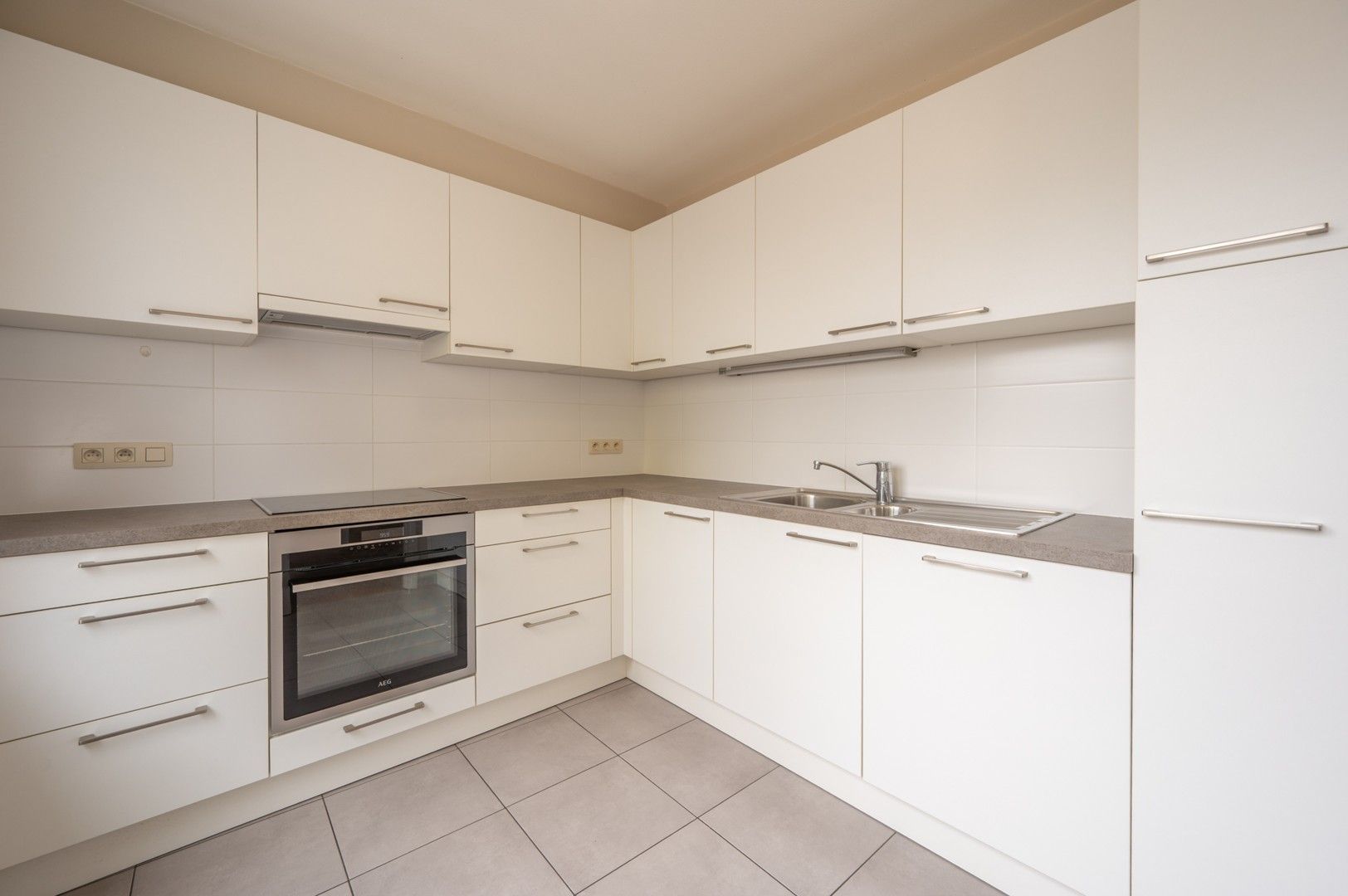 Verzorgd appartement gelegen aan de mark in Heist foto 6