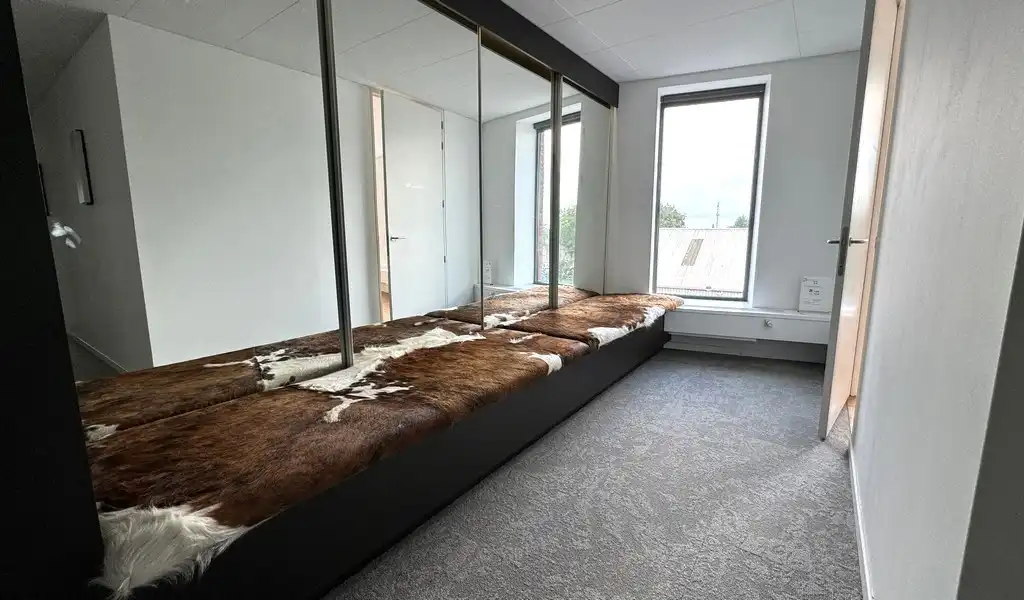 Ingedeelde kantoorruimte te huur vlakbij afrit E17 in Zele foto 9