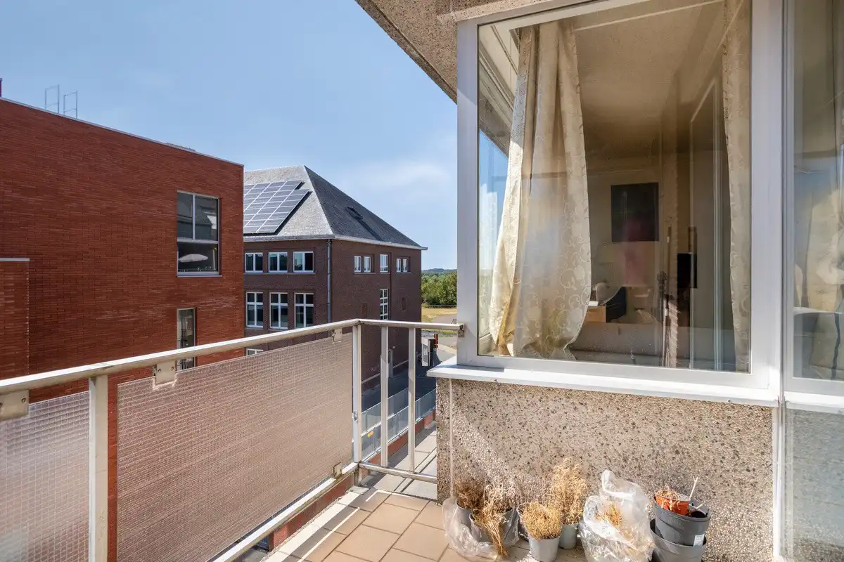 Op te frissen appartement met garage en kelderberging op toplocatie aan de stadsrand van Tongeren foto 4