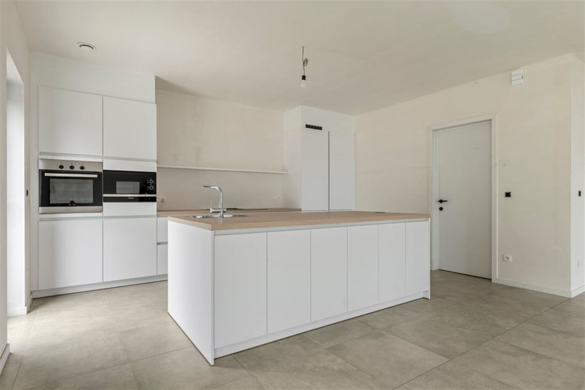 KNAPPE NIEUWBOUWWONING IN MODERNE STIJL  foto 23