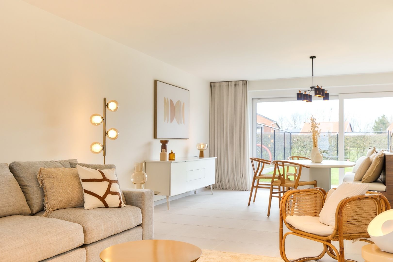 Moderne nieuwbouwwoning met 3 slaapkamers foto {{pictureIndex}}