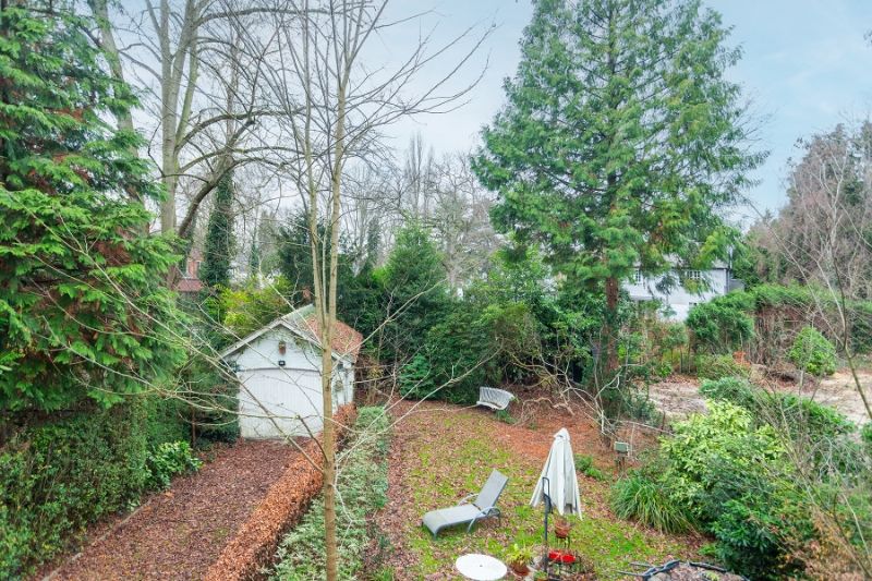 Toplocatie! Uiterst charmante villa met een zee van ruimte, Z-W tuin! foto 28