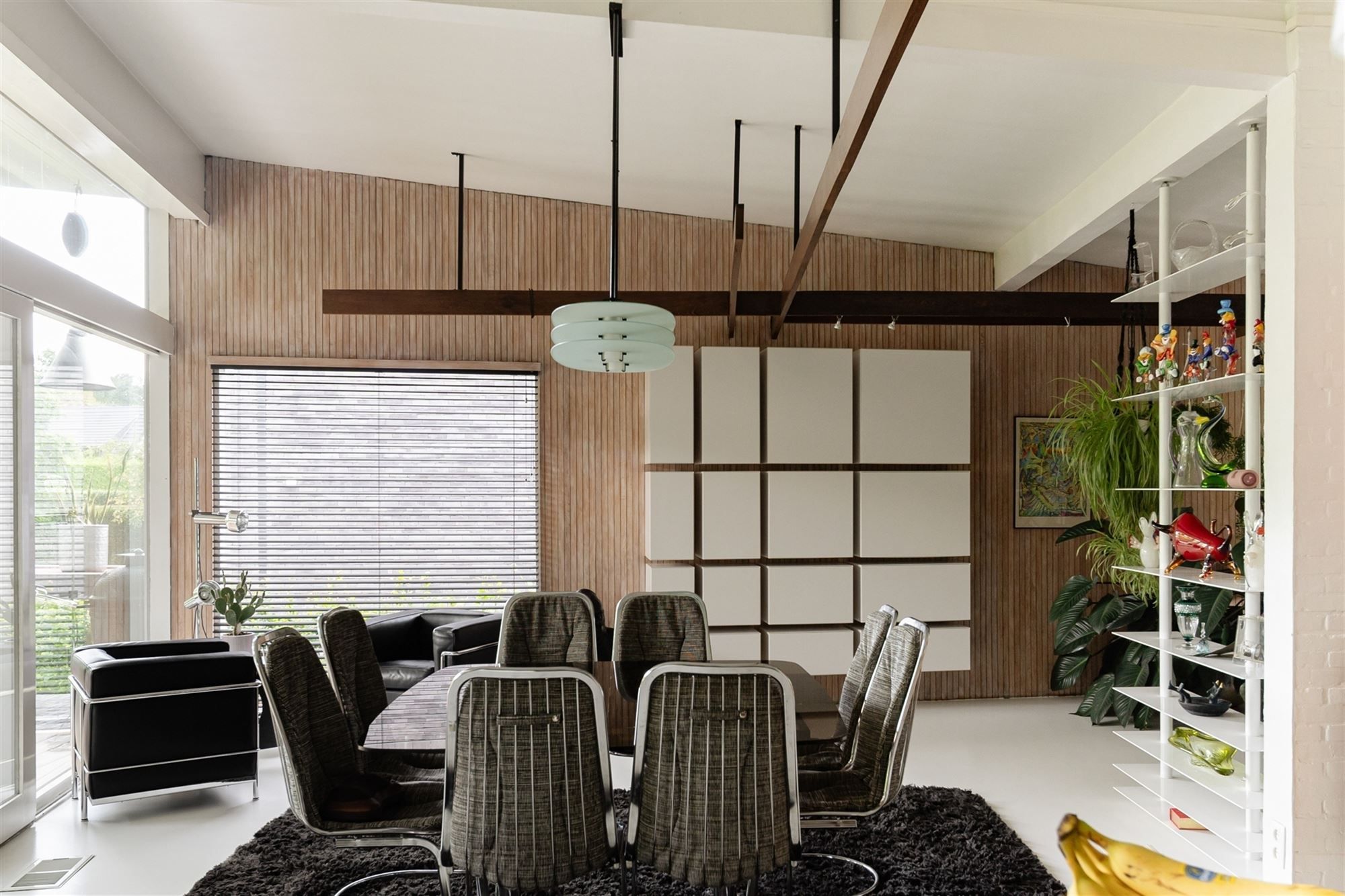 Sixtiesparel in het residentiële Koningshof foto 7