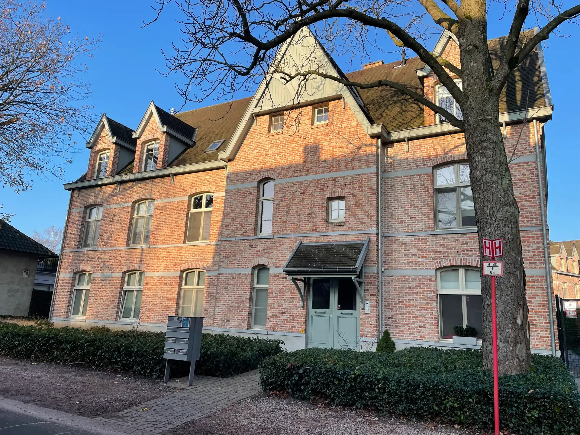 Rustig gelegen appartement met terras en groen uitzicht foto {{pictureIndex}}