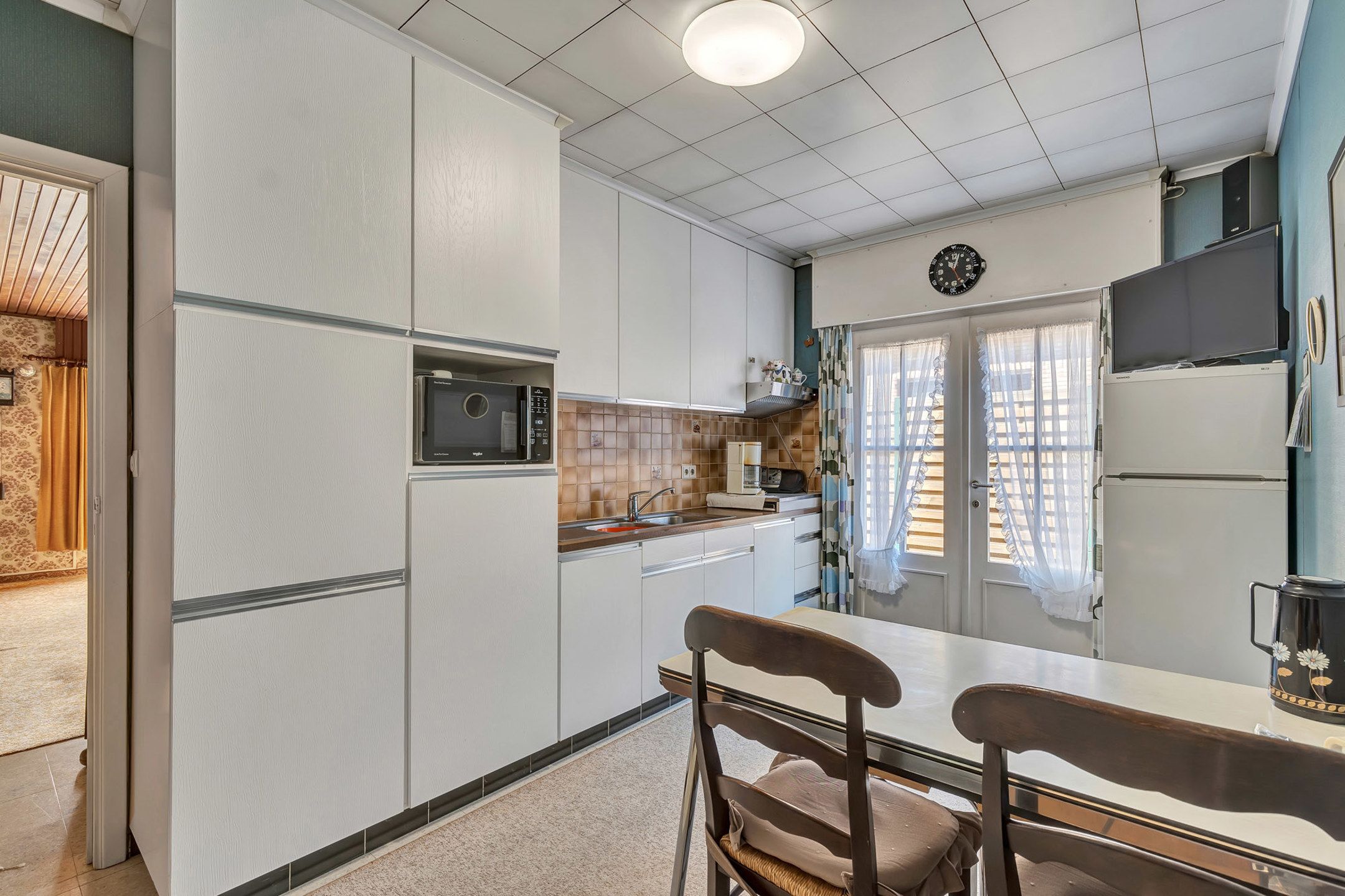 Te renoveren bungalow met aparte woonunit op topligging foto 5