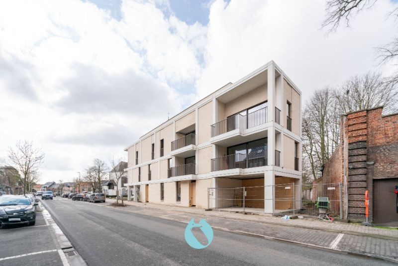 Green Square presenteert u 35 nieuwbouwappartementen en een winkelpand, letterlijk ónder de Kerktoren van Sleidinge. foto 2