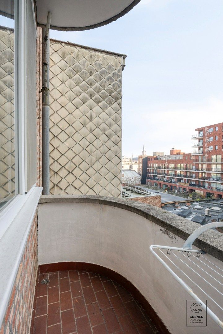 Ruim en verzorgd appartement van 121 m² op een centrale ligging te Antwerpen! foto 9