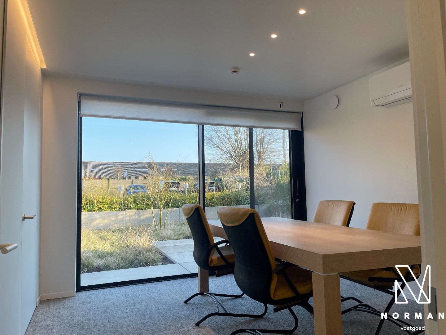 Te huur: Modern en volledig ingericht kantoor – 233 m² in Kuurne foto 5