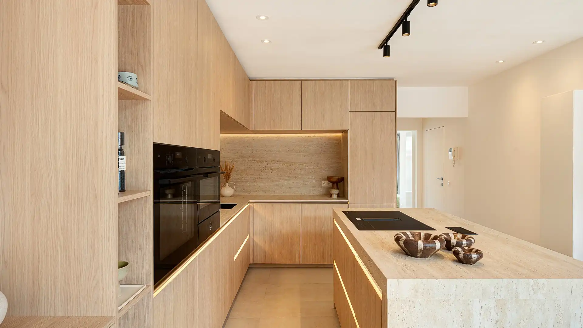 Ruime gerenoveerde duplex met 5 slaapkamers in Knokke. foto 8