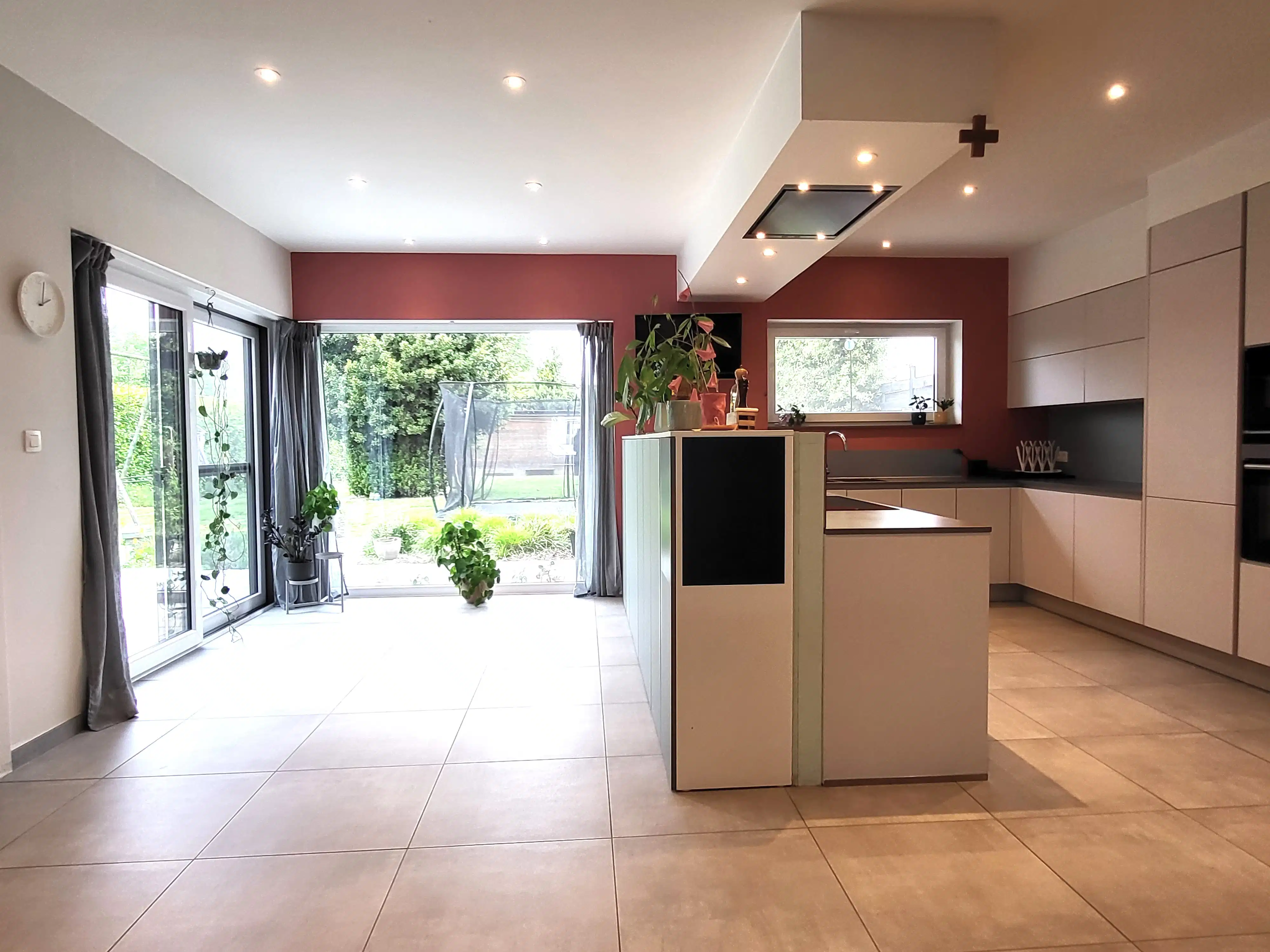Totaal gerenoveerde woning van 2016-2017 op een perceel van 840 m², met oog voor comfort, ruimte en energiezuinigheid. foto 5