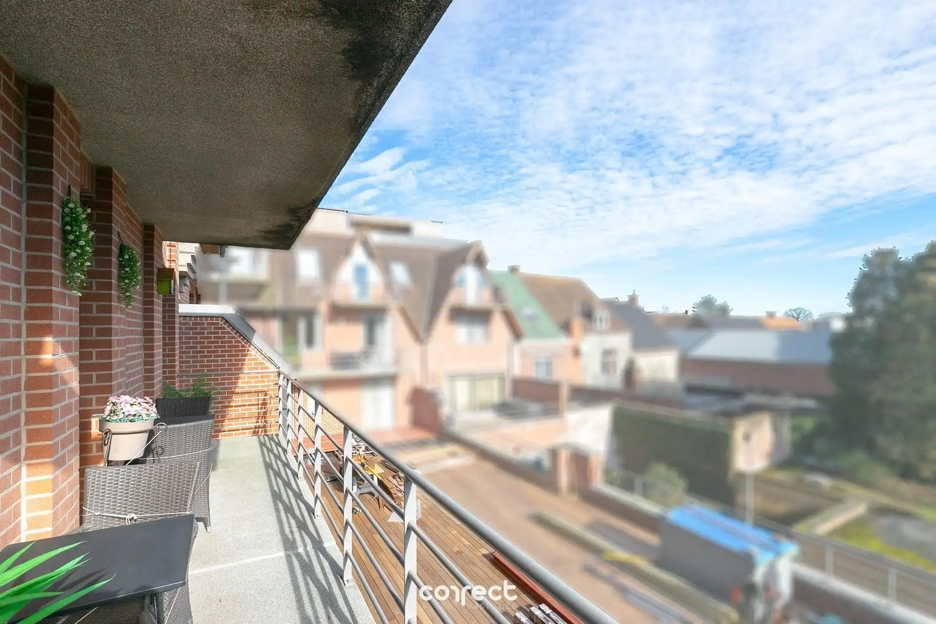Centraal gelegen appartement met zicht op de markt van Torhout. foto 9