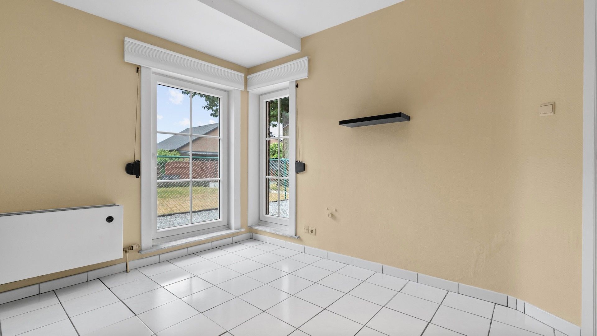 Onderhoudsvriendelijke en gelijkvloerse woning met zwembad foto 19