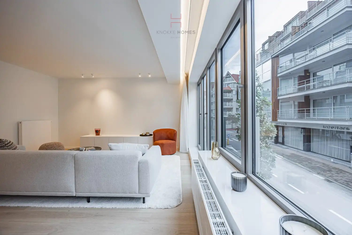 Instapklaar 3 slaapkamer- appartement in de Zoutelaan. foto 14
