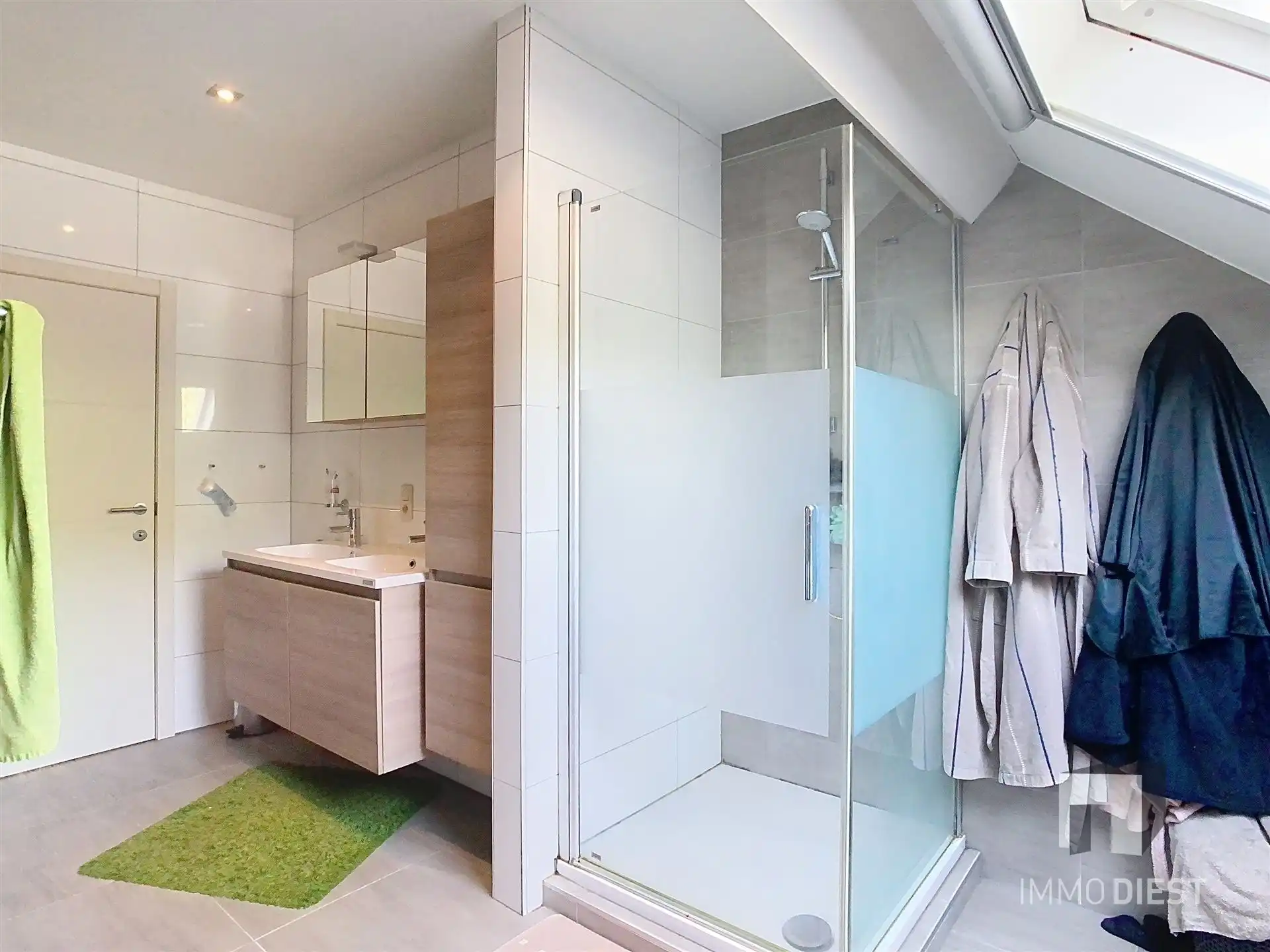 Brasserie - restaurant - feestzaal - privéwoonst foto 48