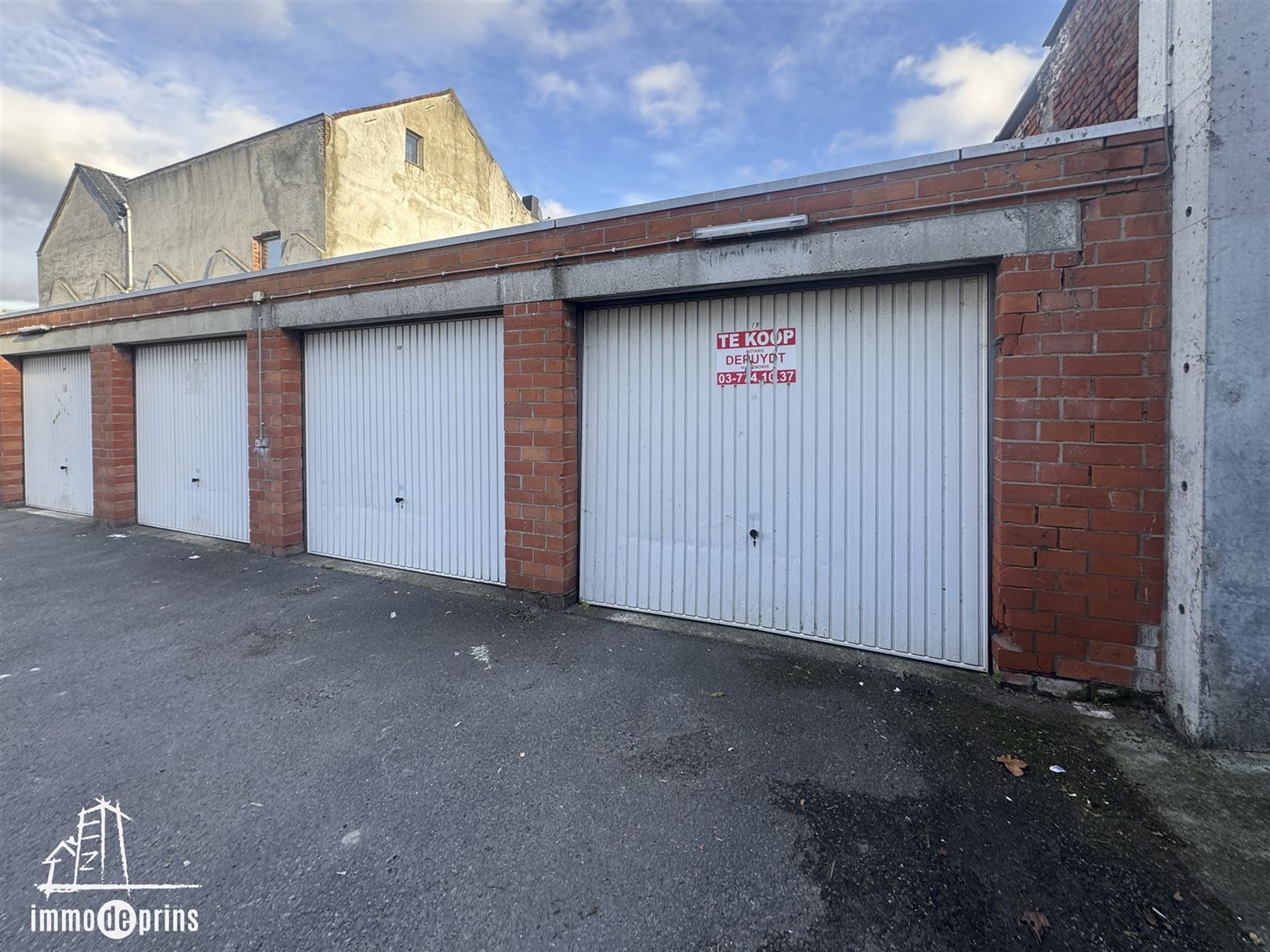 12 Garages opbrengsteigendom foto 6