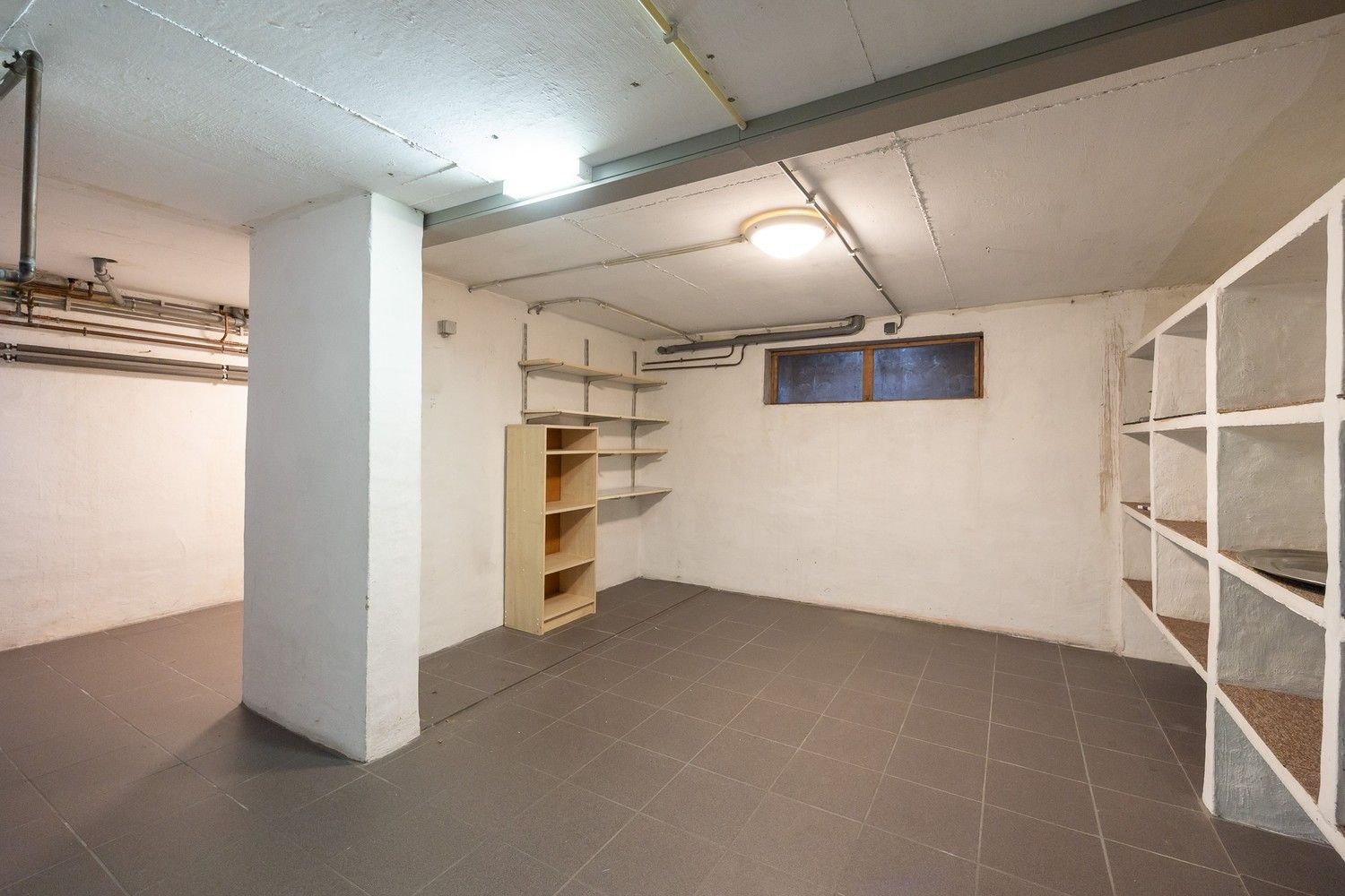 Instapklare, ruime woning met 4 slaapkamers, zonnig terras en multifunctioneel bijgebouw foto 34