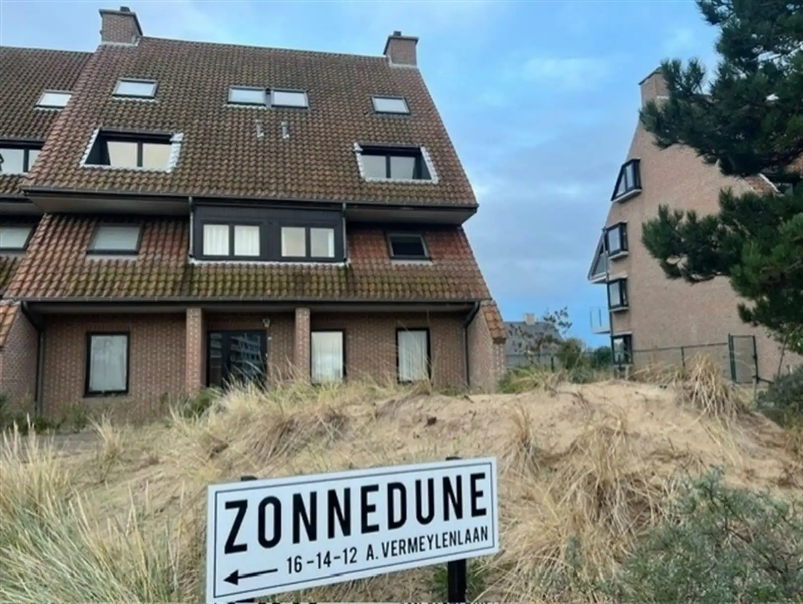 Zuidgericht appartement met groot terras en prachtig duinenzicht op toplocatie! foto 16
