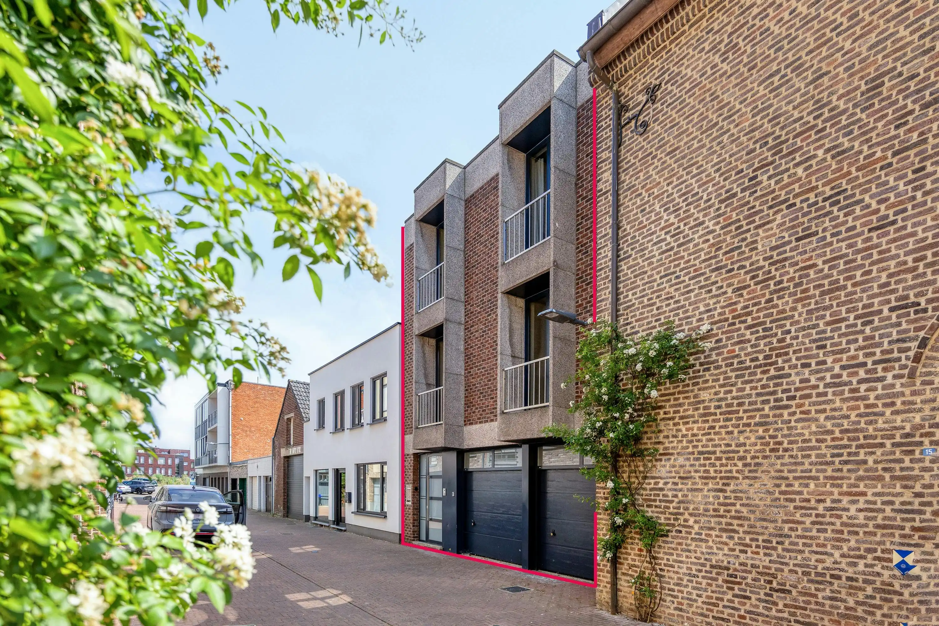 Hoofdfoto van de publicatie: Kangoeroewoning met 4 slaapkamers te koop in centrum Maaseik