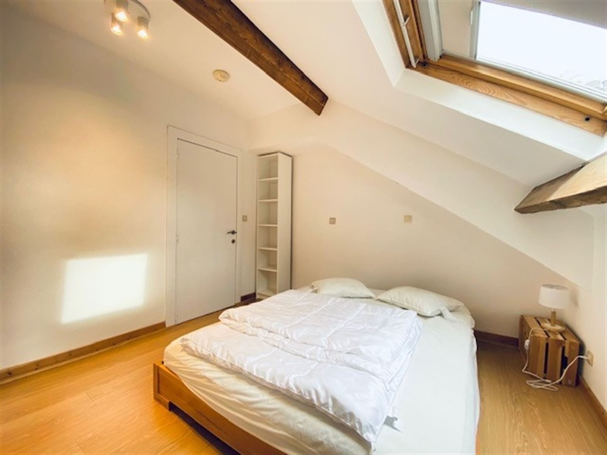 Gemeubeld appartement met 1 slaapkamer foto 4