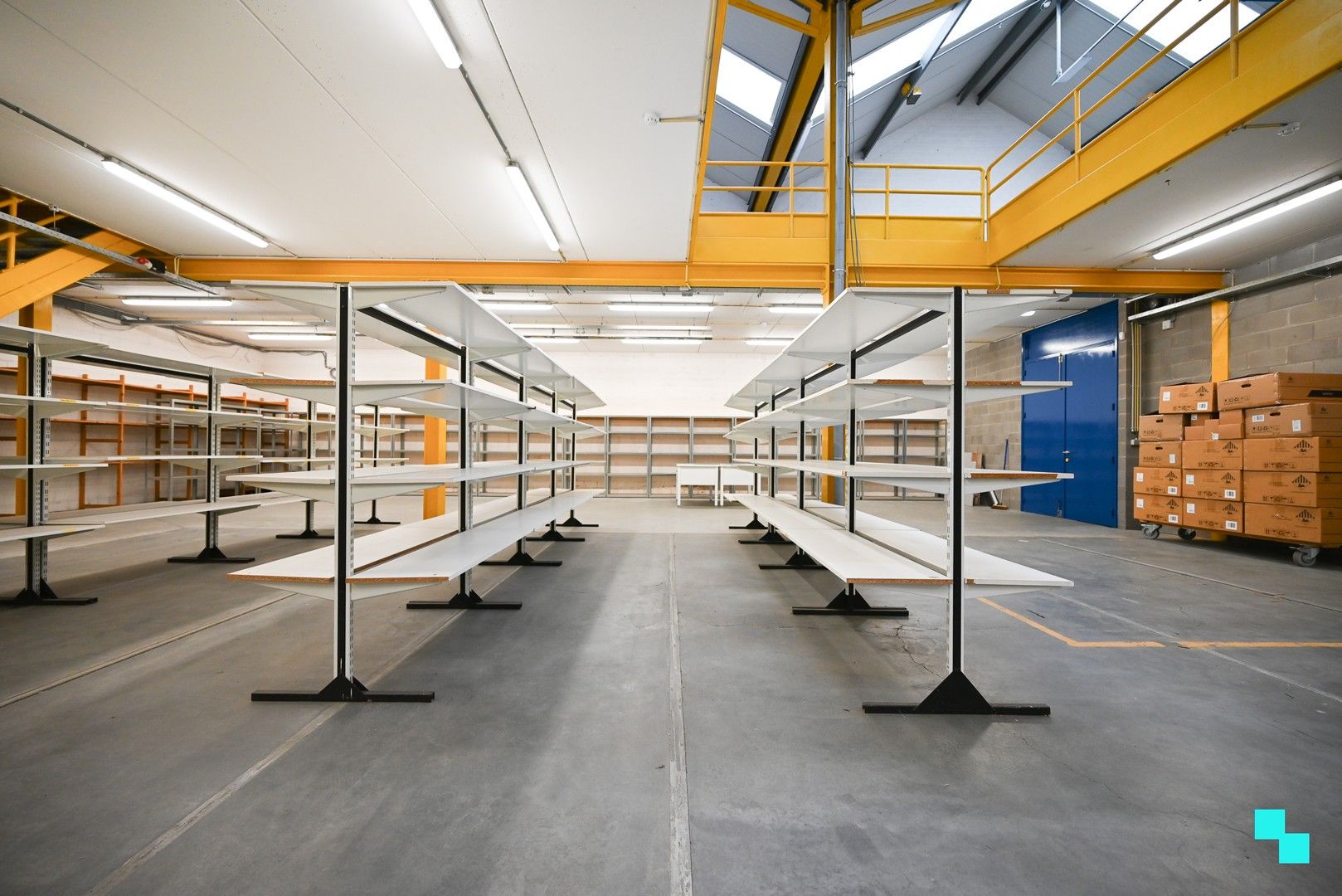 Magazijn van ca. 272 m² in het centrum van Izegem foto 4