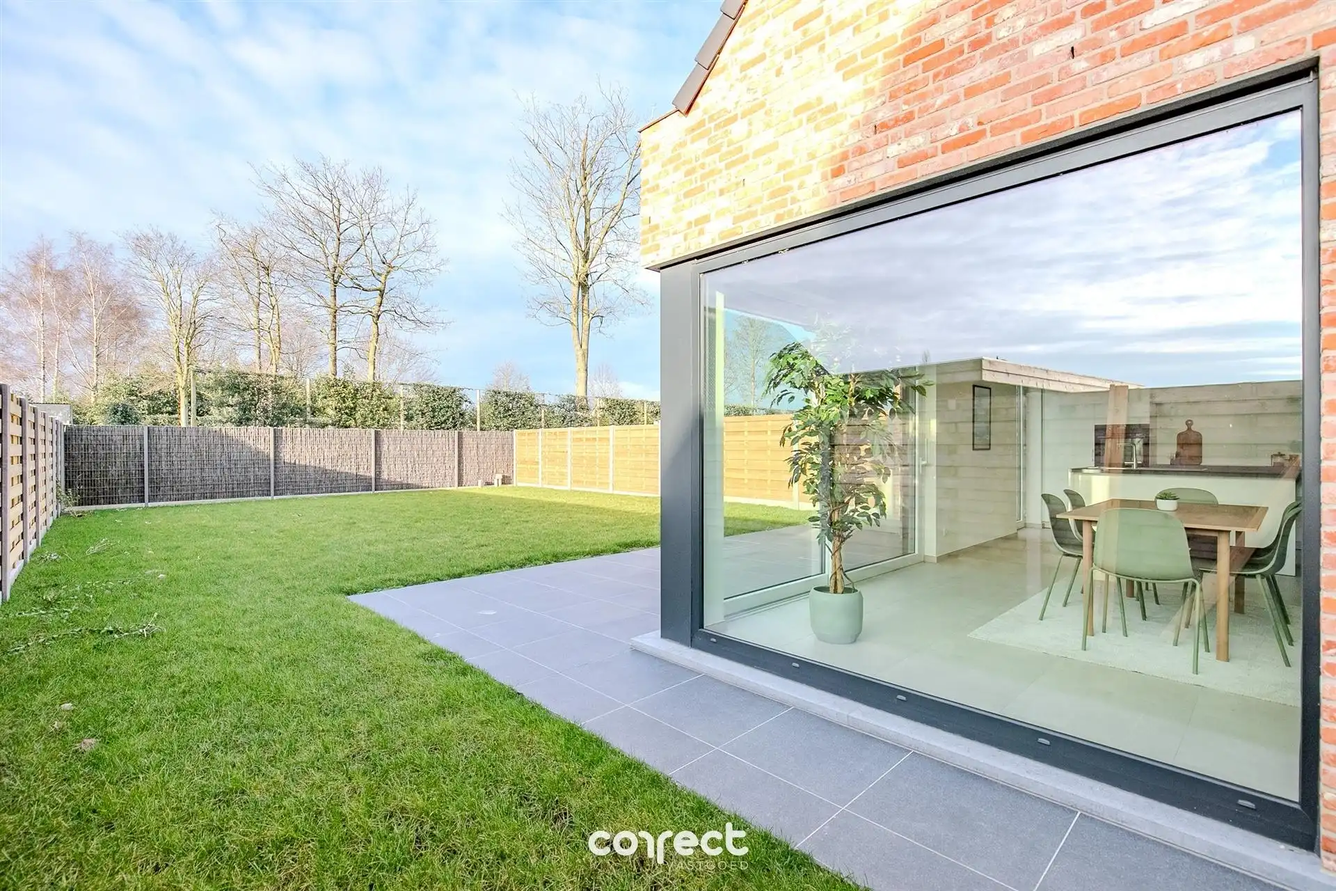 Instapklare nieuwbouwwoning met 3 slpkrs en tuin. foto 4