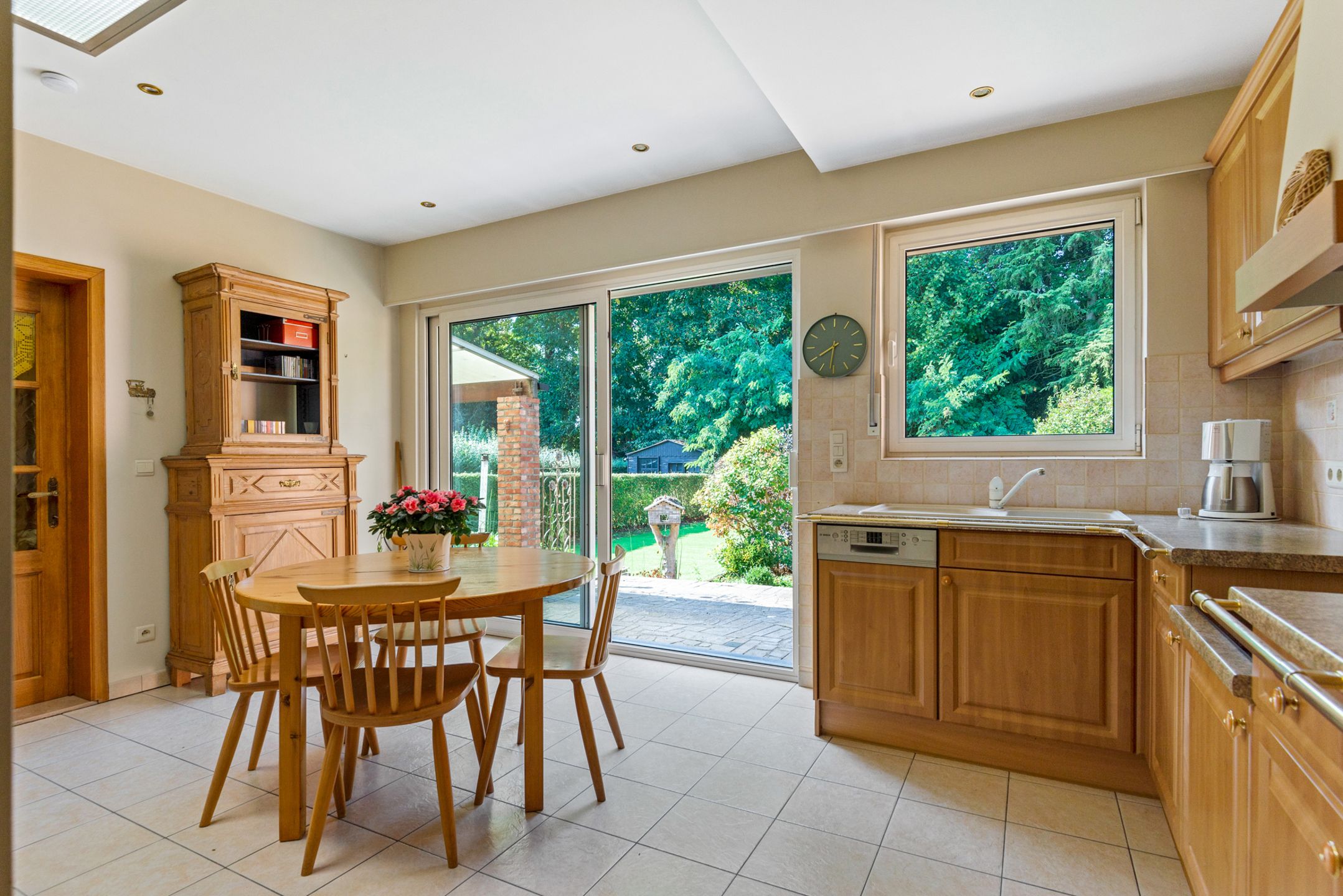 Mooie woning met appartement op toplocatie - mooie tuin foto 9