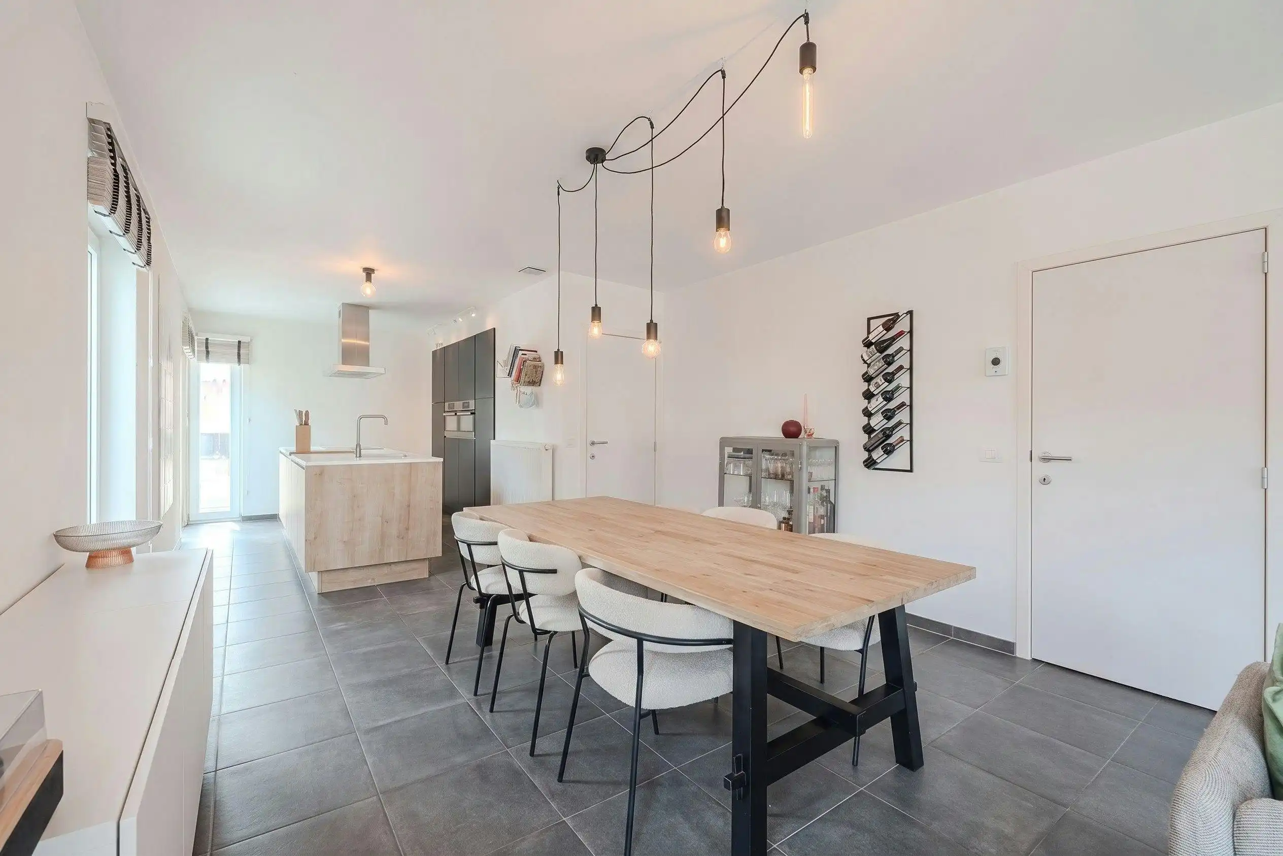 Recente woning (2019) met 3 slaapkamers en zongerichte tuin! foto 10