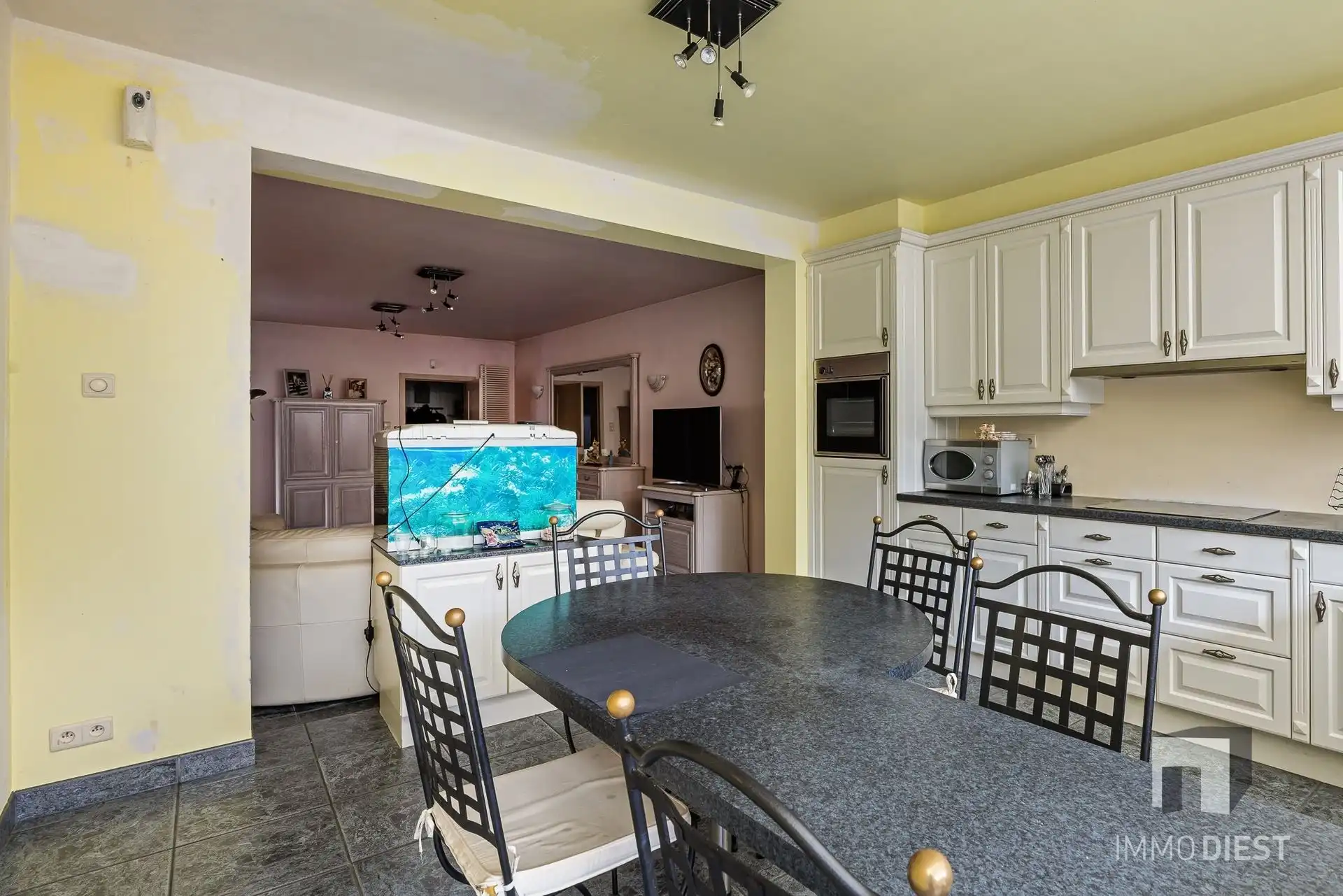 Vroegere café met woning met 4 ruime slaapkamers foto 13