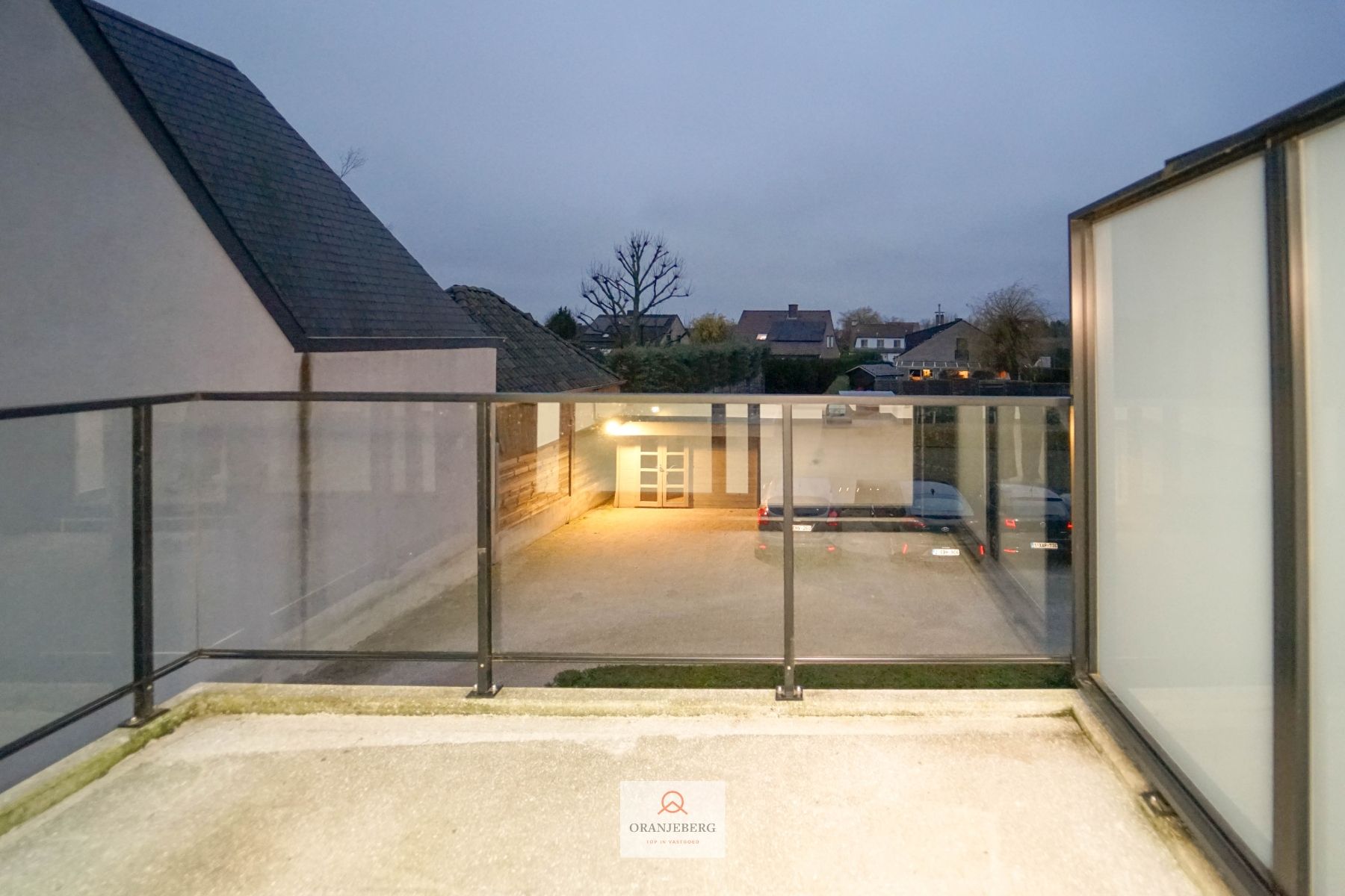 2 slaapkamerappartement met terras en 2 autostaanplaatsen foto 21