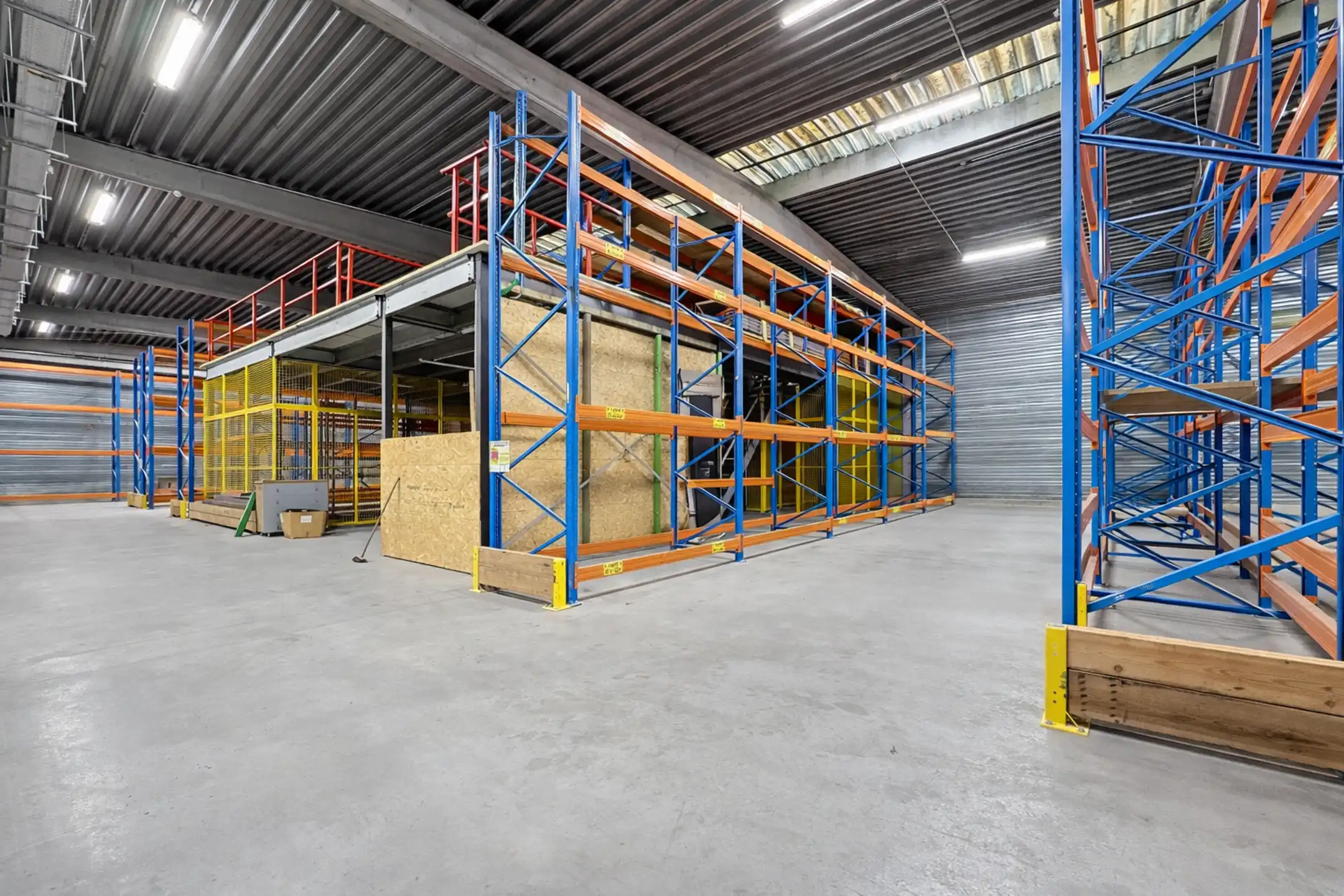 Uitzonderlijke magazijnen en kantoren in Wemmel foto 5