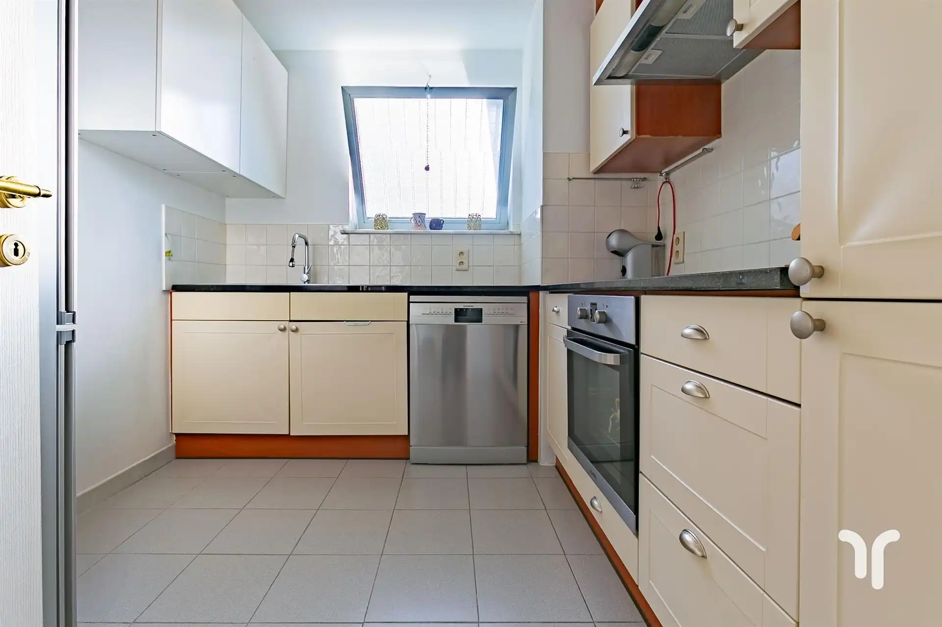 Instapklaar appartement met 3 slaapkamers foto 4