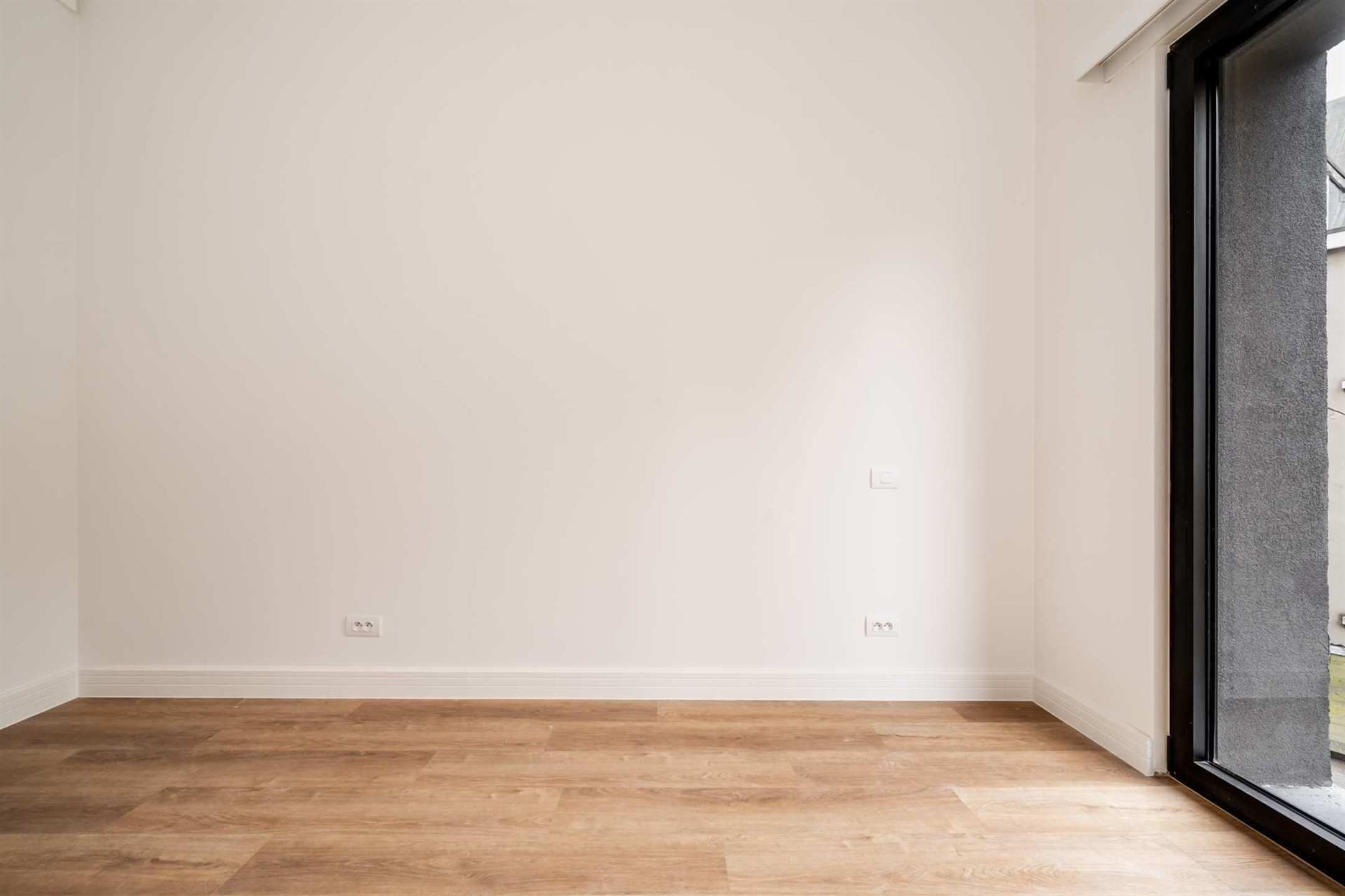 Volledig gerenoveerd 2 slaapkamer app te Antwerpen-Zuid foto 6