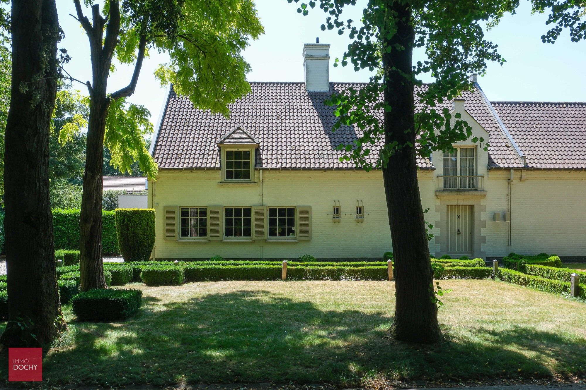 Residentieel en rustig gelegen villa (einde doodlopende straat) foto 6