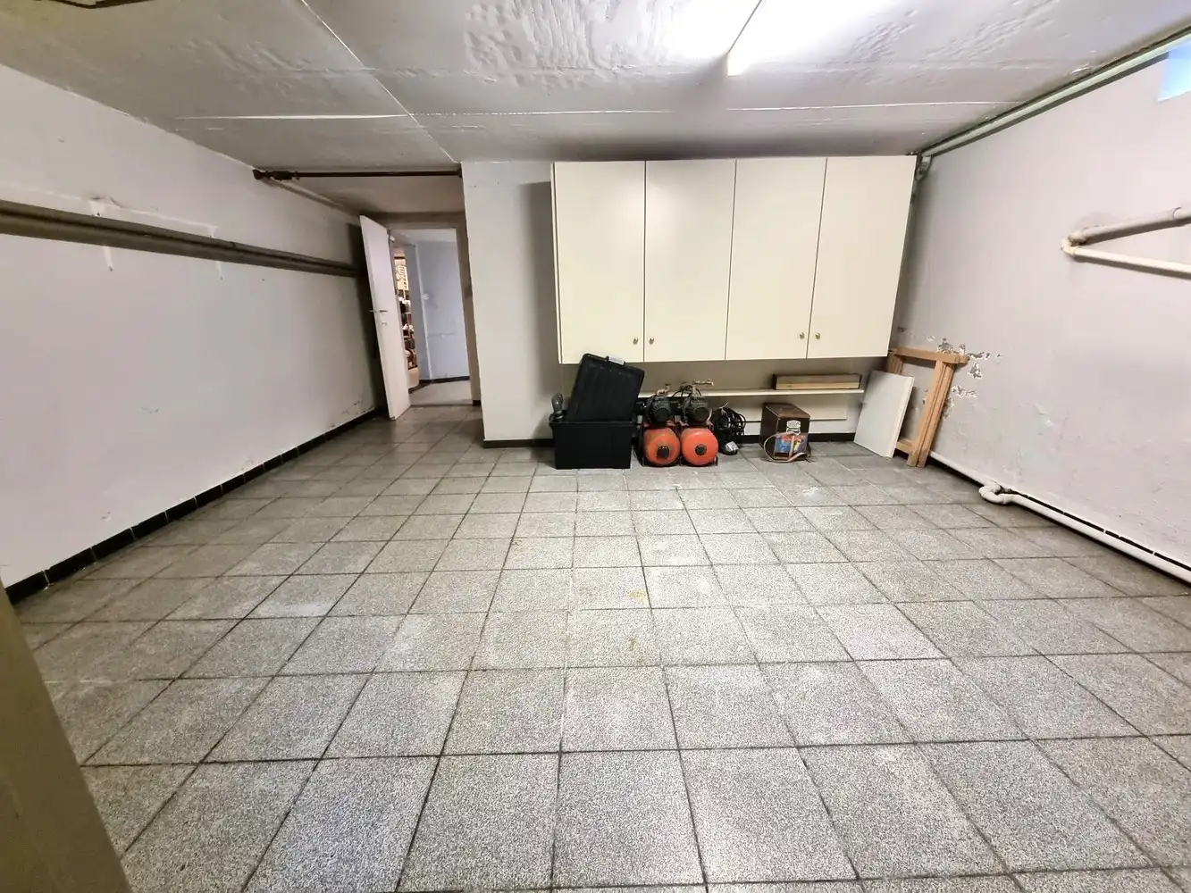 Ruime instapklare gezinswoning nabij centrum Heist met prachtige tuin en volledig onderkelderd! foto 14