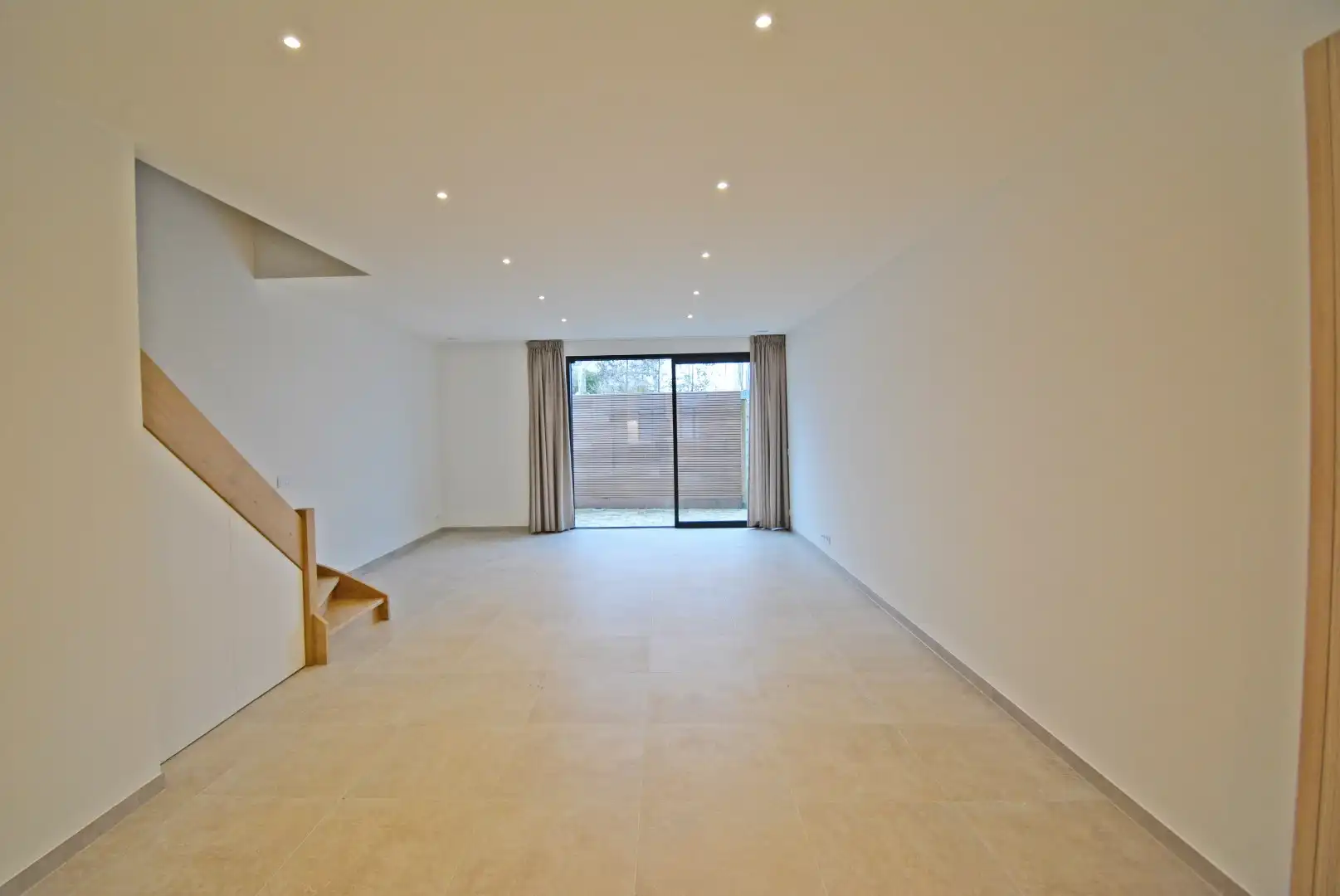 Moderne nieuwbouwwoning te huur in centrum Koolkerke. foto 4