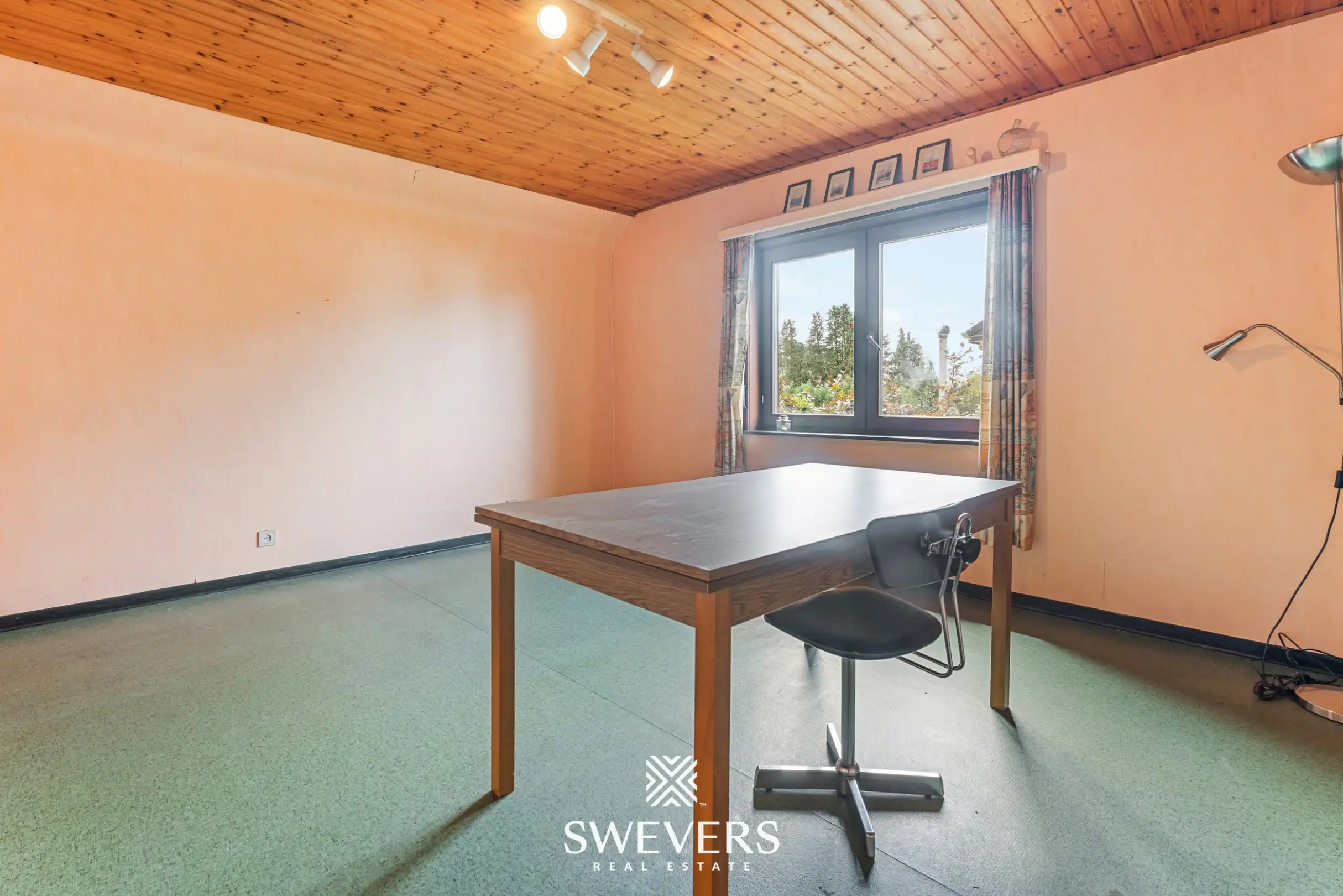Uitstekend gelegen woning met 4 slaapkamers en mooie tuin foto 24