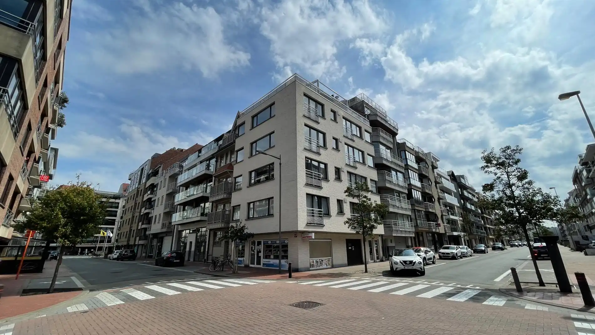 SUBLIEM gerenoveerd 2 slpk appartement foto {{pictureIndex}}