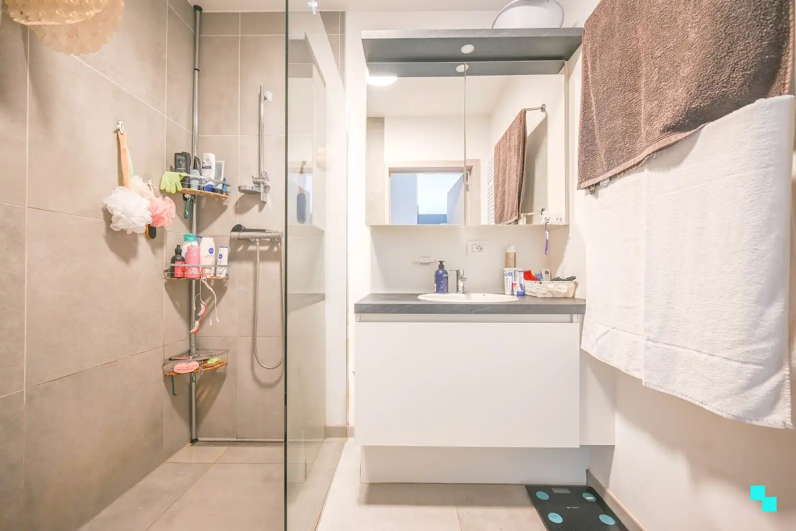 Instapklaar appartement met terras in hartje Langemark foto 7