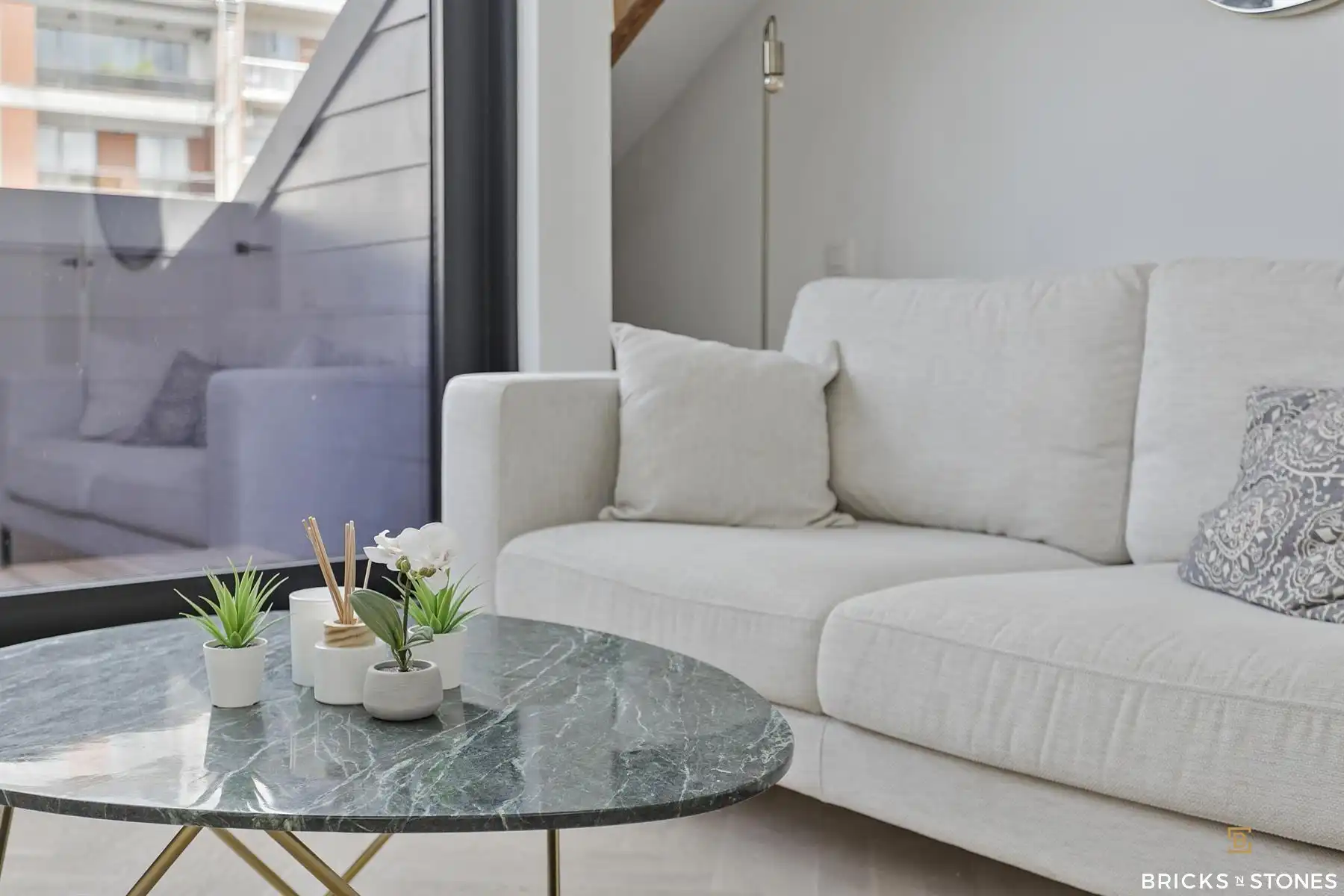 Knappe penthouse met riant dakterras in statige herenwoning foto 9