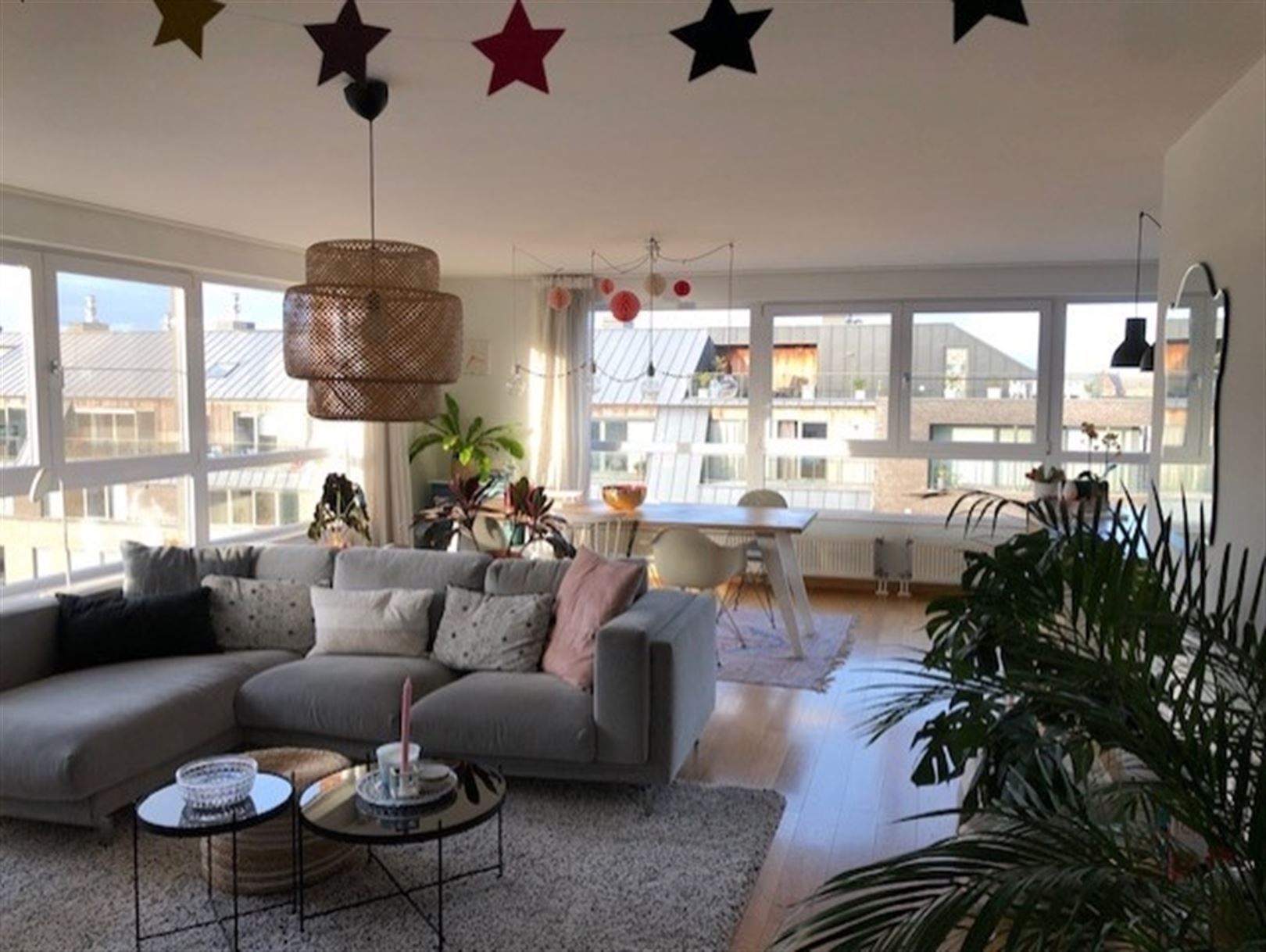 Licht hoekappartement met 2 slaapkamers, terras en parking foto 8
