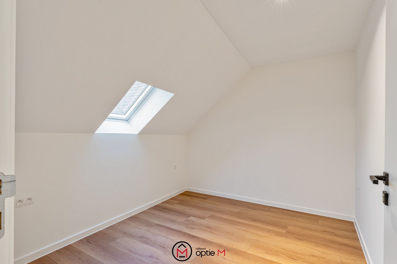 Volledig gerenoveerde woning met 4 slaapkamers en 2 badkamers in Hasselt foto 23