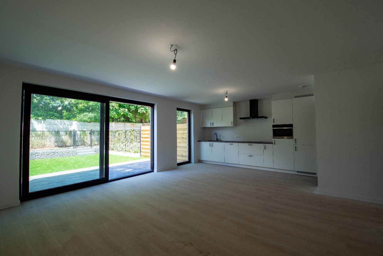 Modern BEN-appartement met groene tuin  foto 12